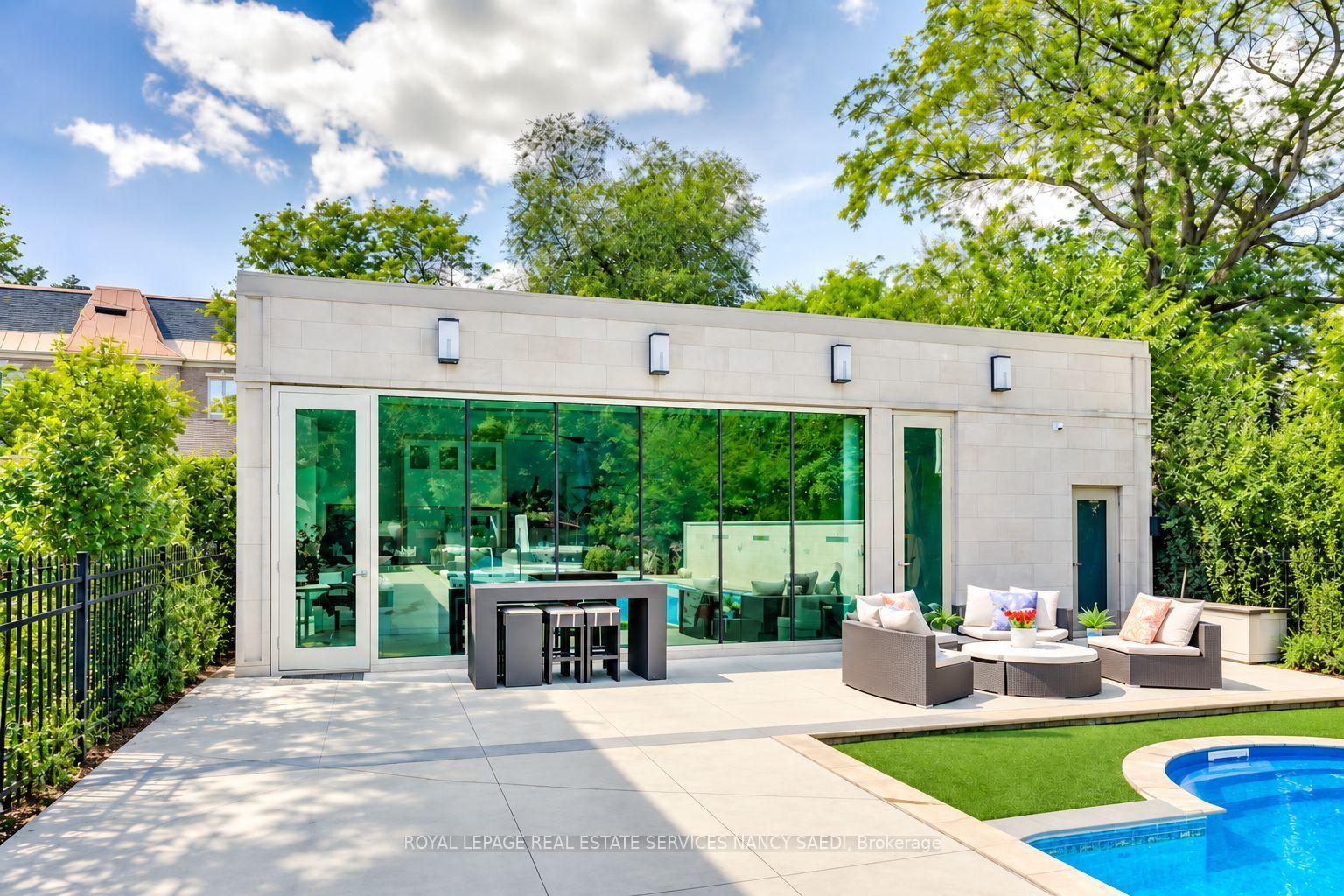 Photo 9 of 42 Wimpole Drive, North York, St. Andrew-Windfields — HOMEH