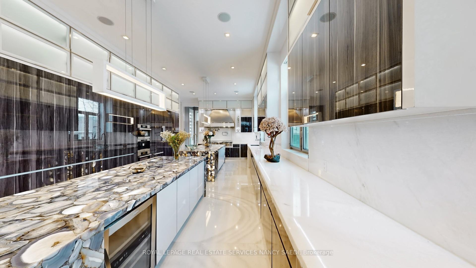 Photo 23 of 42 Wimpole Drive, North York, St. Andrew-Windfields — HOMEH
