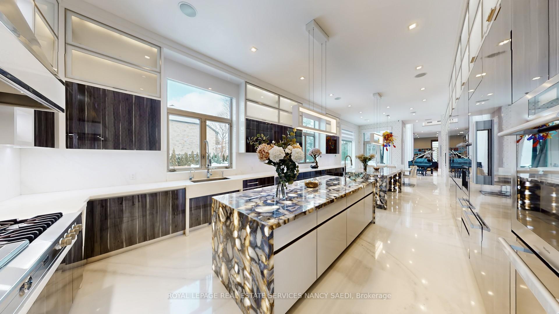 Photo 24 of 42 Wimpole Drive, North York, St. Andrew-Windfields — HOMEH