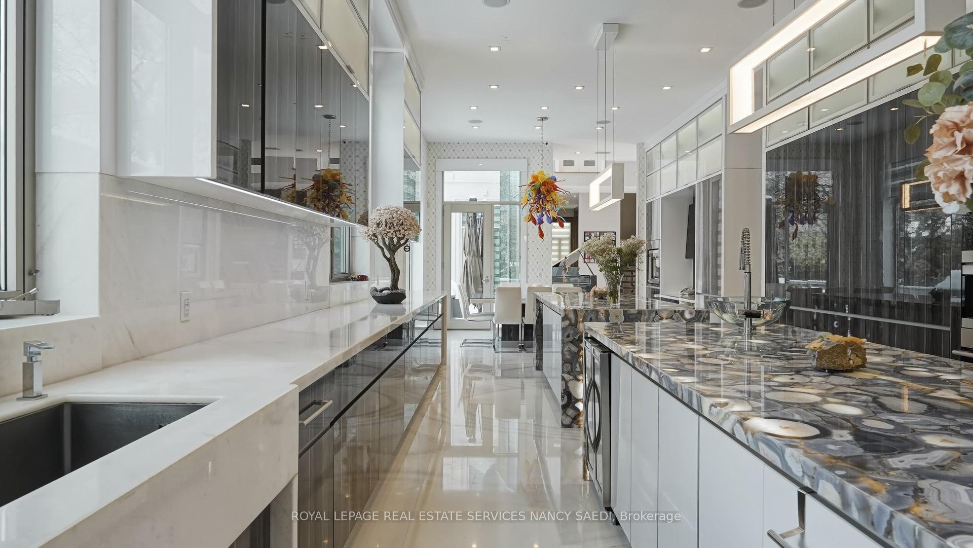 Photo 25 of 42 Wimpole Drive, North York, St. Andrew-Windfields — HOMEH