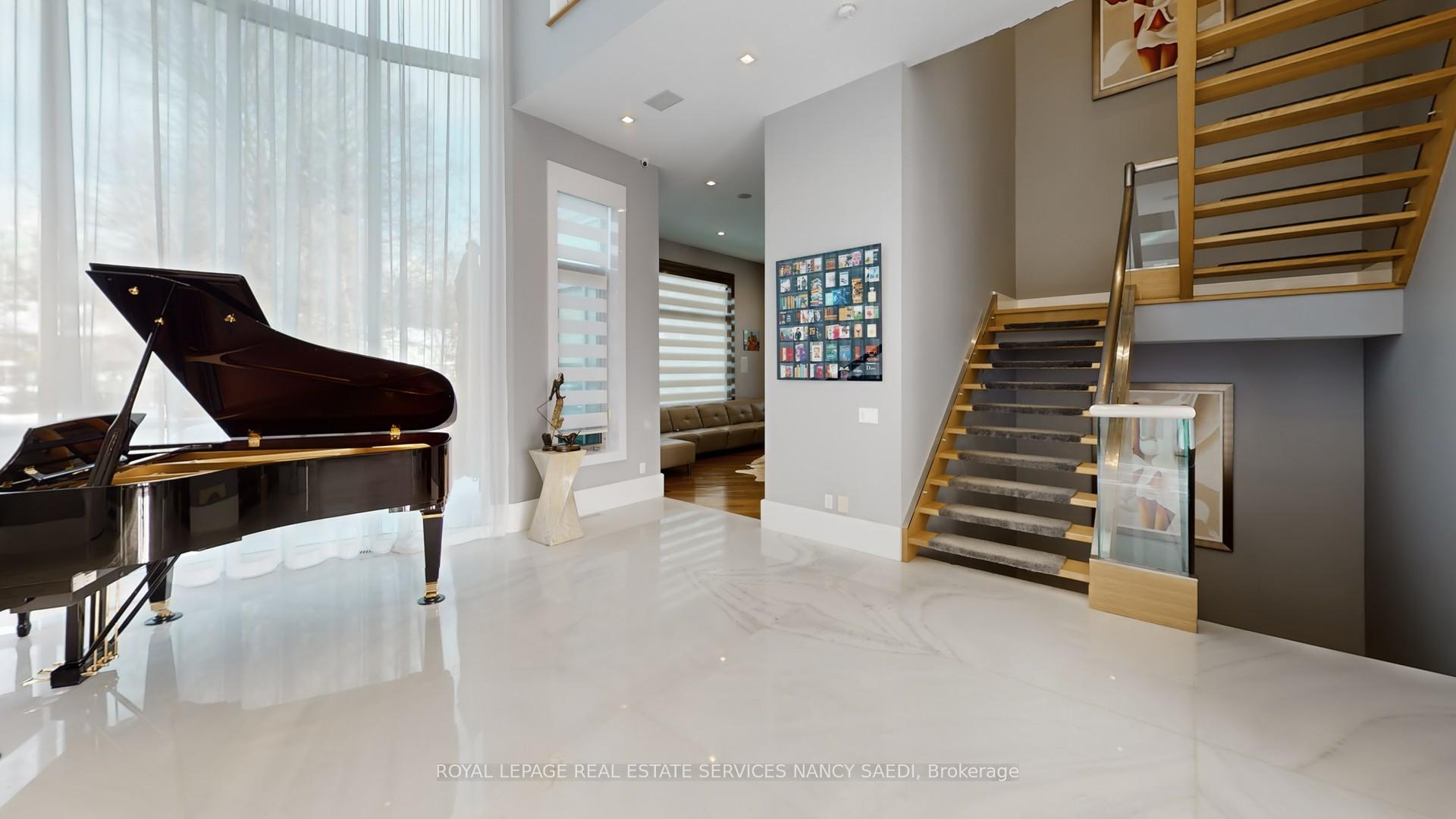 Photo 27 of 42 Wimpole Drive, North York, St. Andrew-Windfields — HOMEH