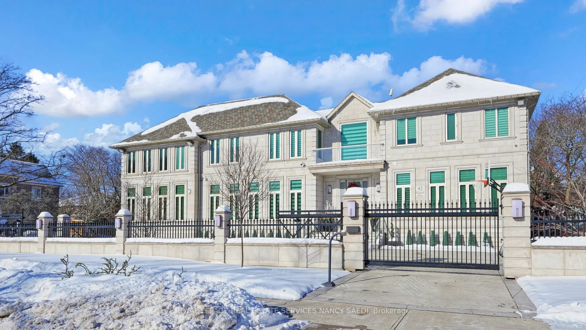 Photo 2 of 42 Wimpole Drive, North York, St. Andrew-Windfields — HOMEH