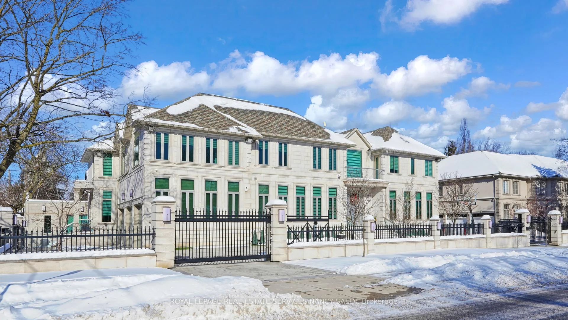 Photo 6 of 42 Wimpole Drive, North York, St. Andrew-Windfields — HOMEH