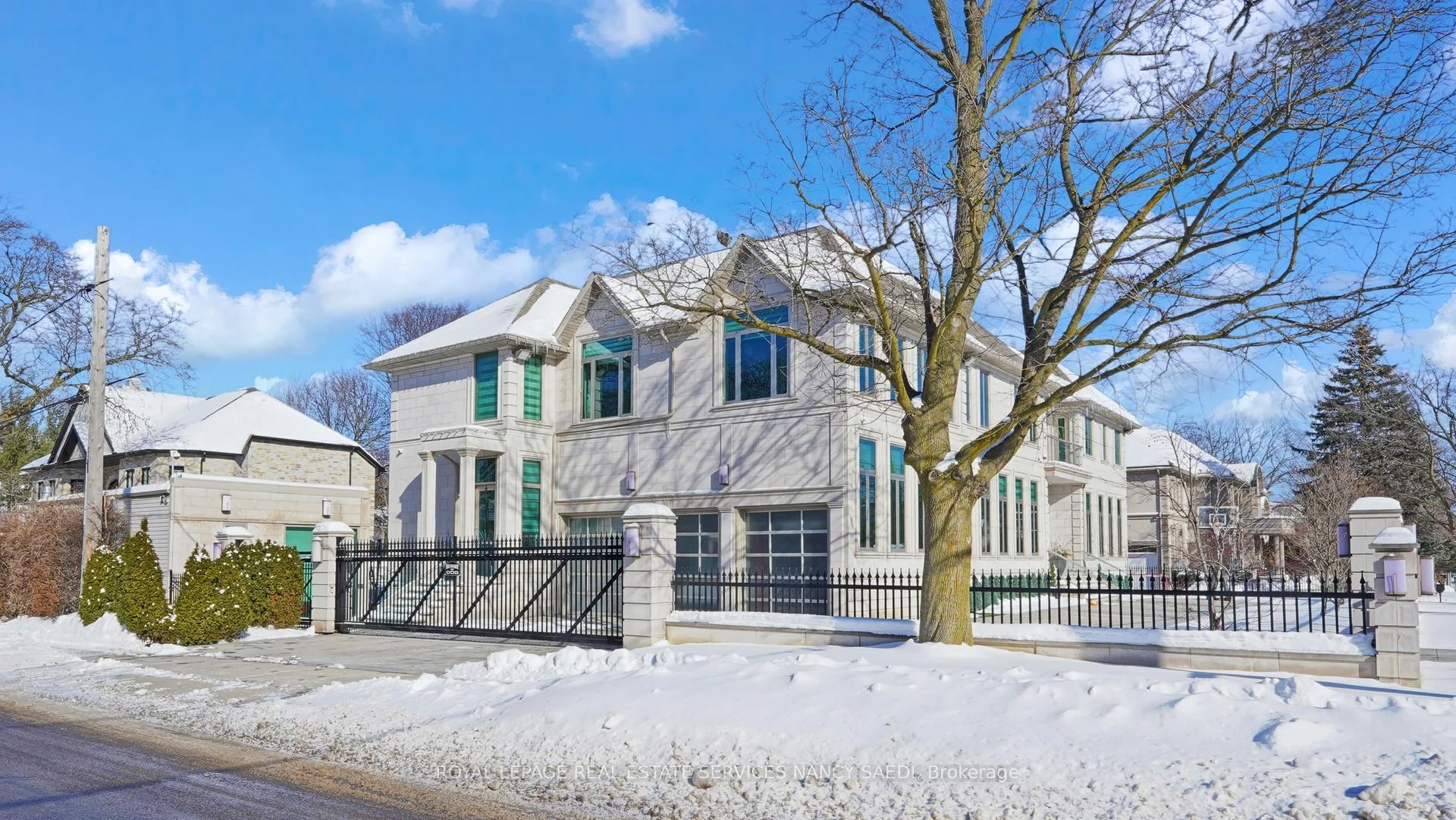 Photo 8 of 42 Wimpole Drive, North York, St. Andrew-Windfields — HOMEH