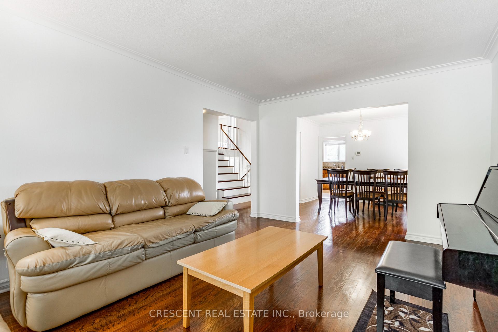 Photo 8 of 9 Clay Court, Etobicoke, Edenbridge-Humber Valley — HOMEH