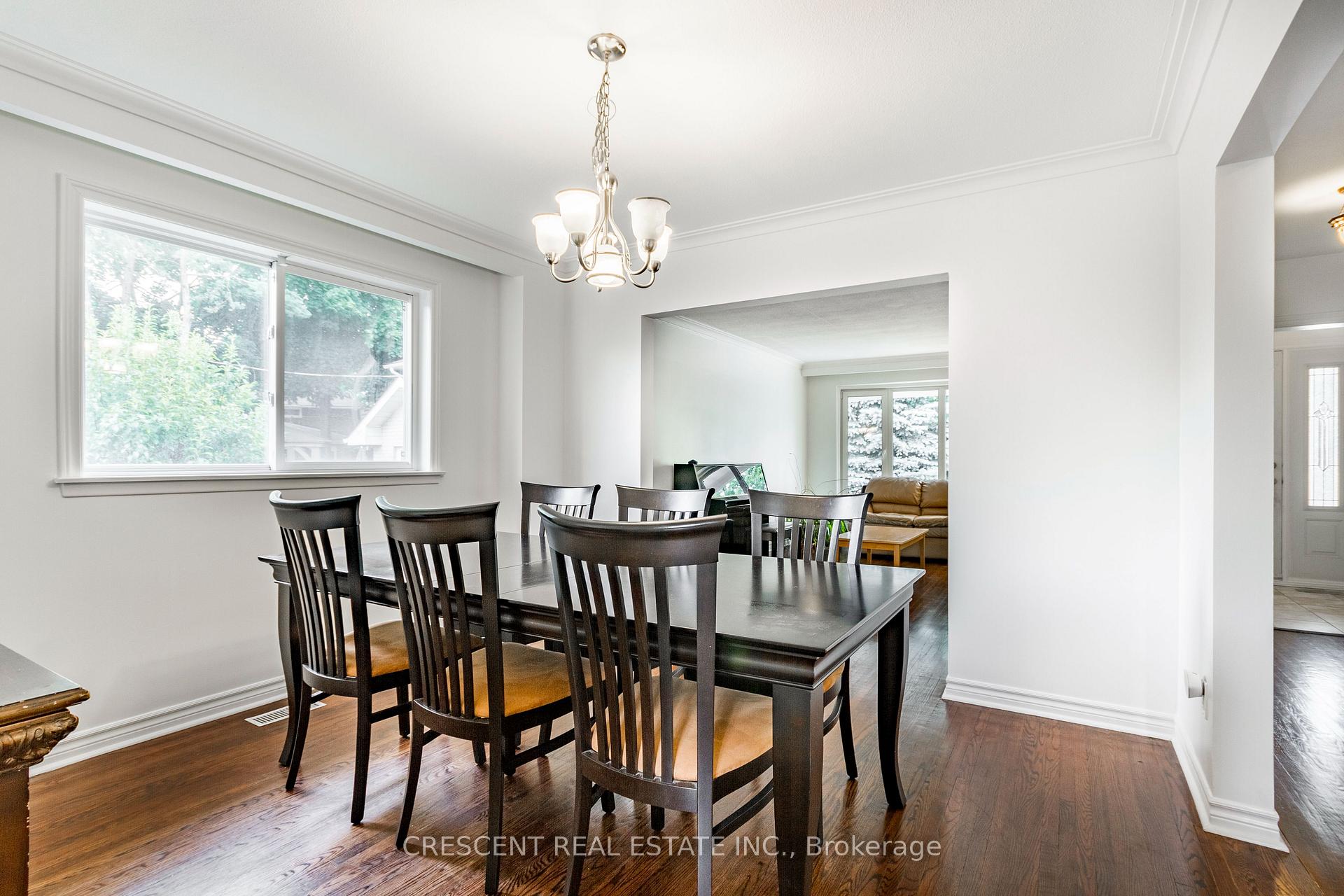Photo 10 of 9 Clay Court, Etobicoke, Edenbridge-Humber Valley — HOMEH