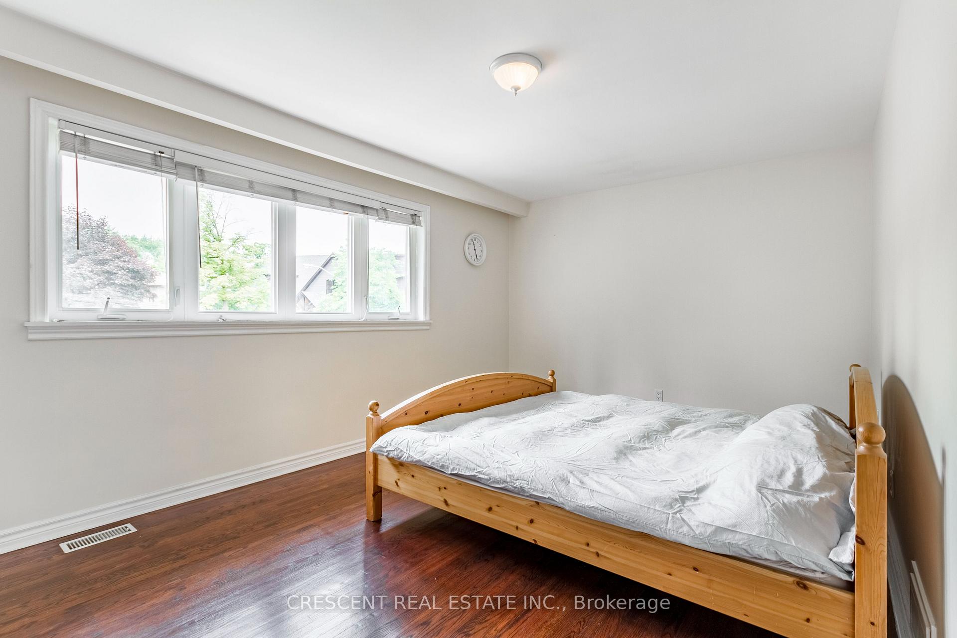 Photo 16 of 9 Clay Court, Etobicoke, Edenbridge-Humber Valley — HOMEH