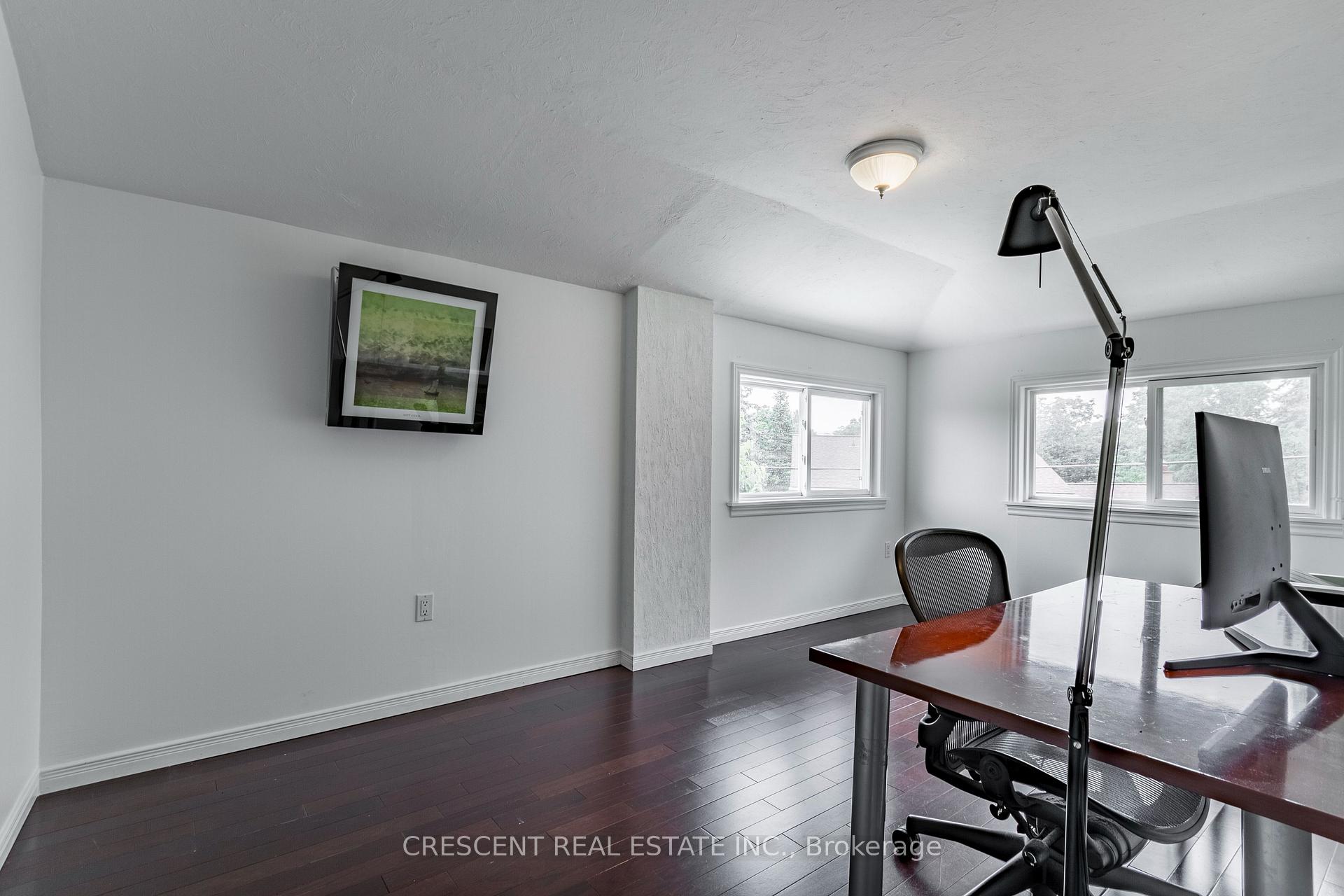 Photo 24 of 9 Clay Court, Etobicoke, Edenbridge-Humber Valley — HOMEH