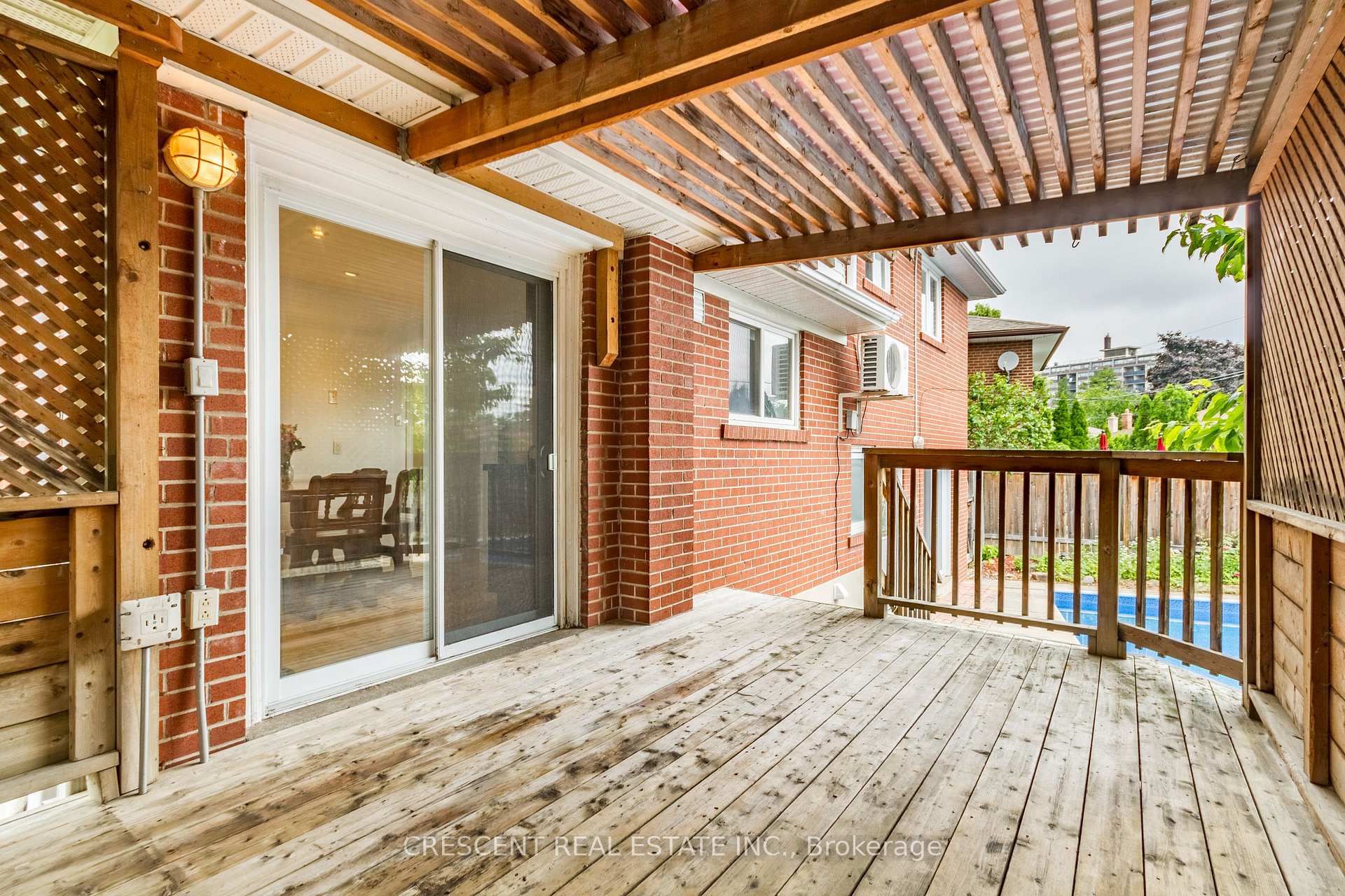 Photo 36 of 9 Clay Court, Etobicoke, Edenbridge-Humber Valley — HOMEH