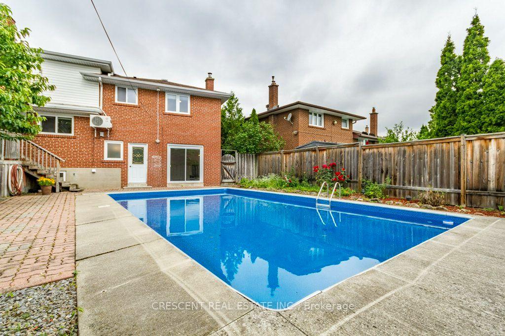Photo 37 of 9 Clay Court, Etobicoke, Edenbridge-Humber Valley — HOMEH