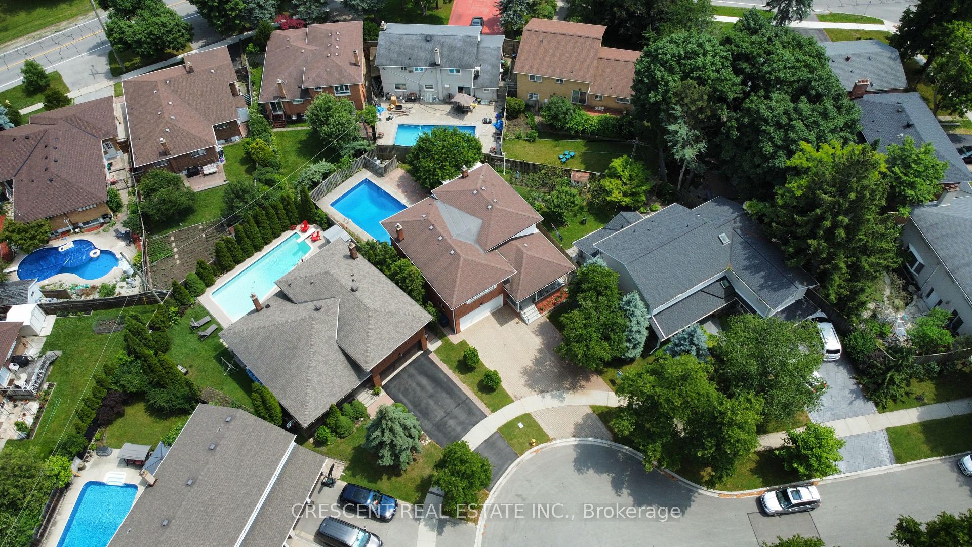 Photo 40 of 9 Clay Court, Etobicoke, Edenbridge-Humber Valley — HOMEH