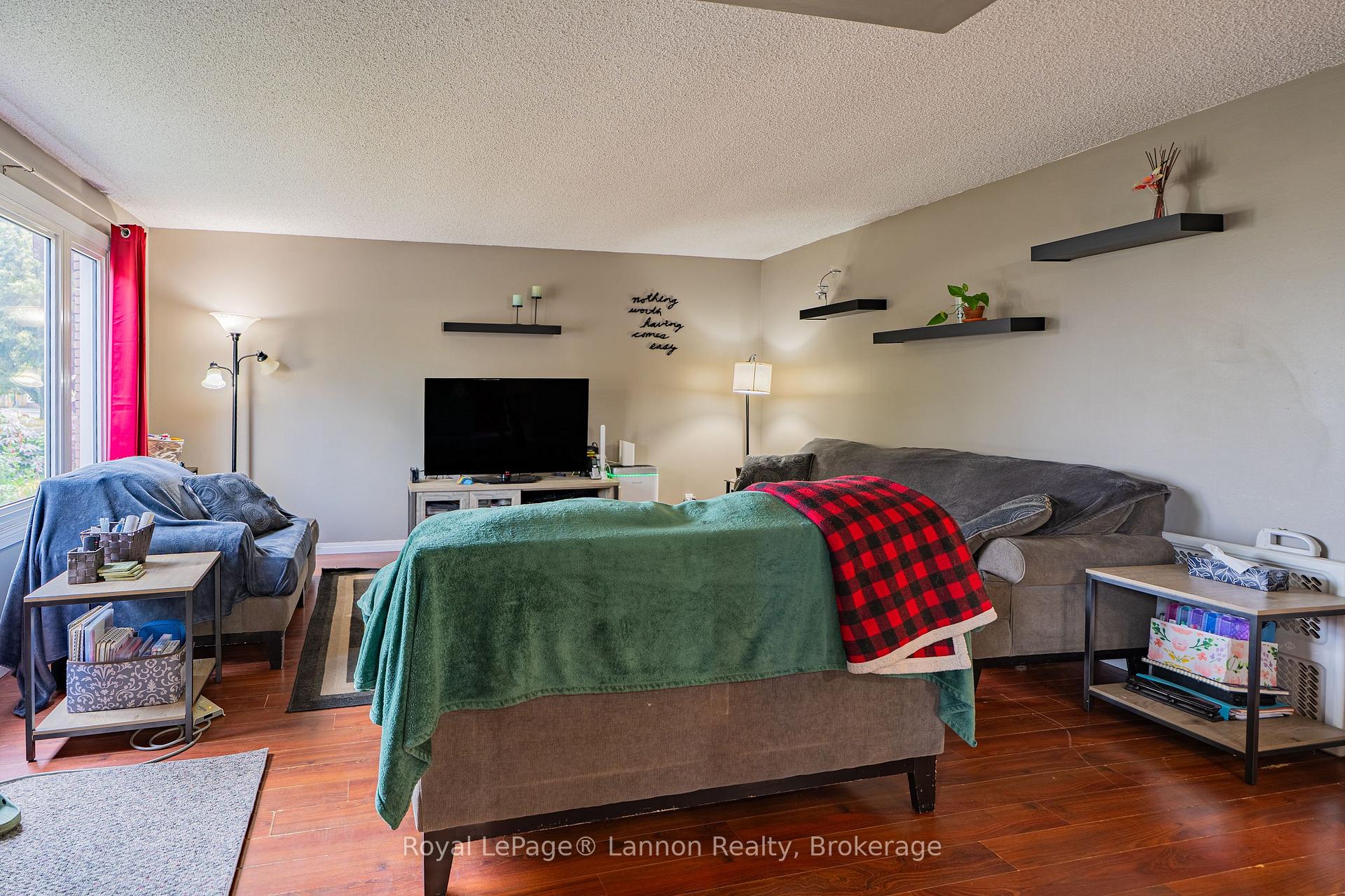 Photo 5 of 562 Simon Fraser Drive, Thunder Bay, Northwood Park — HOMEH