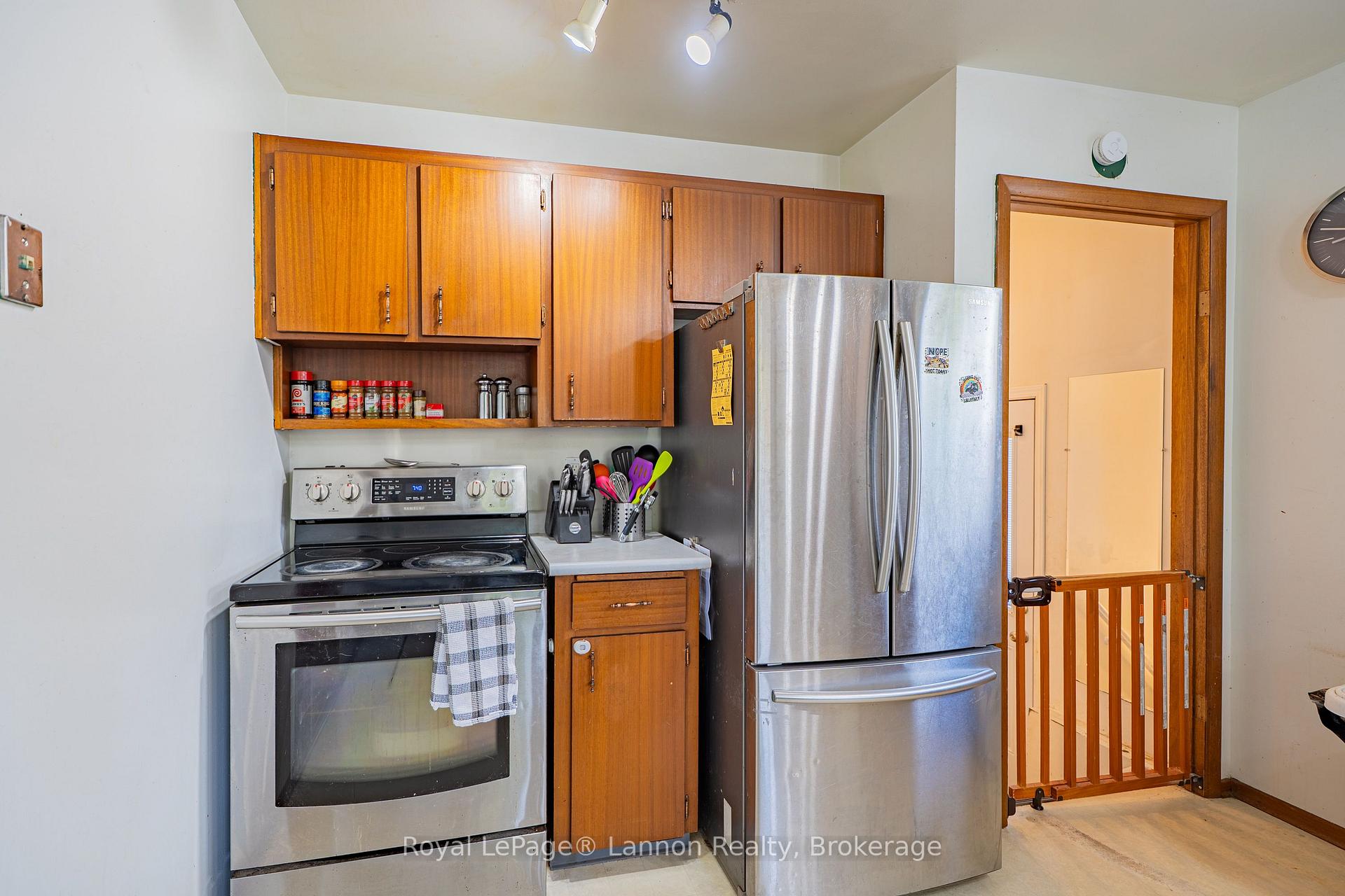 Photo 10 of 562 Simon Fraser Drive, Thunder Bay, Northwood Park — HOMEH