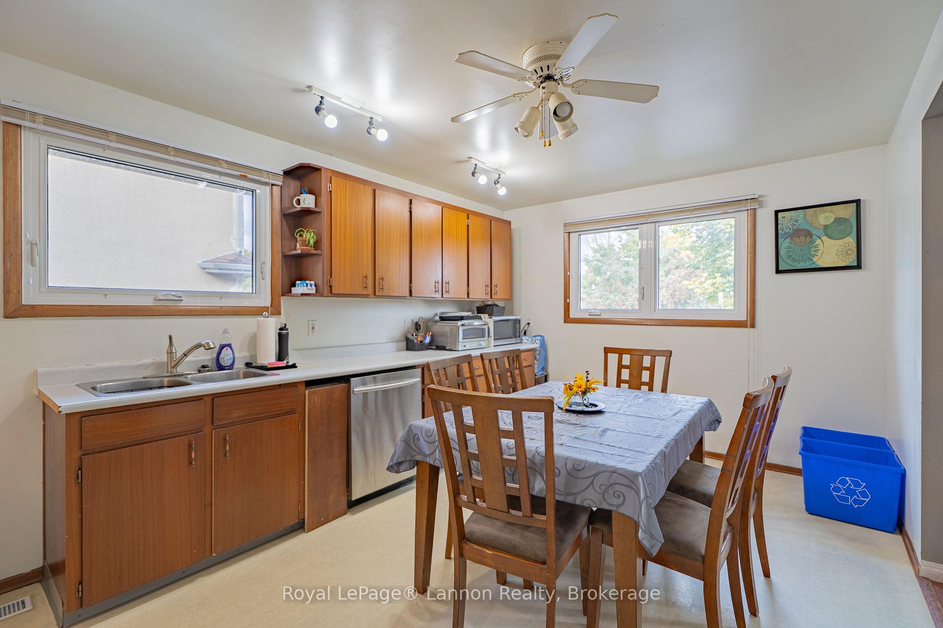 Photo 11 of 562 Simon Fraser Drive, Thunder Bay, Northwood Park — HOMEH