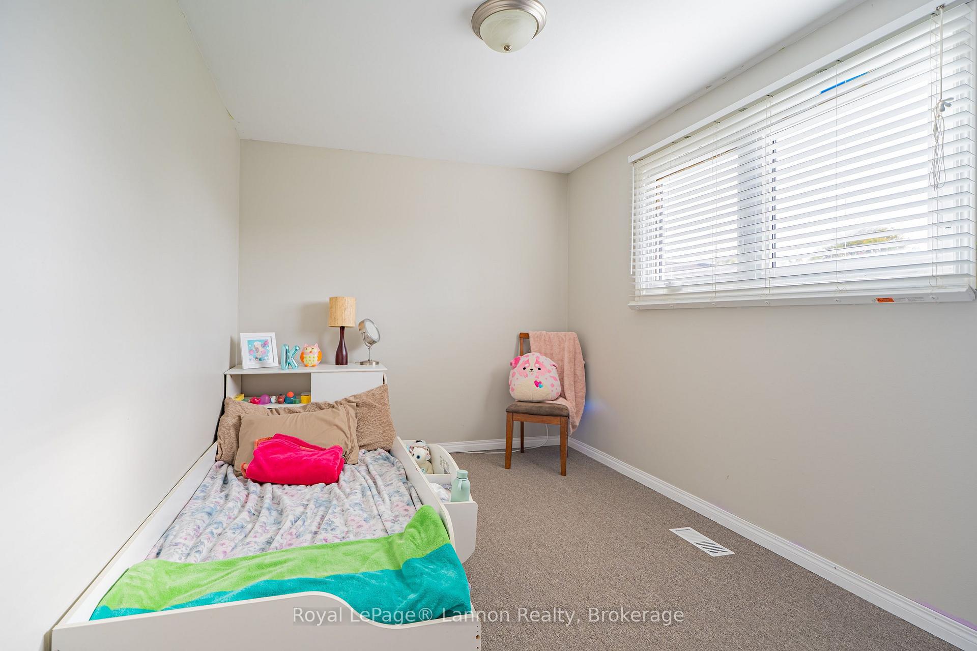 Photo 17 of 562 Simon Fraser Drive, Thunder Bay, Northwood Park — HOMEH