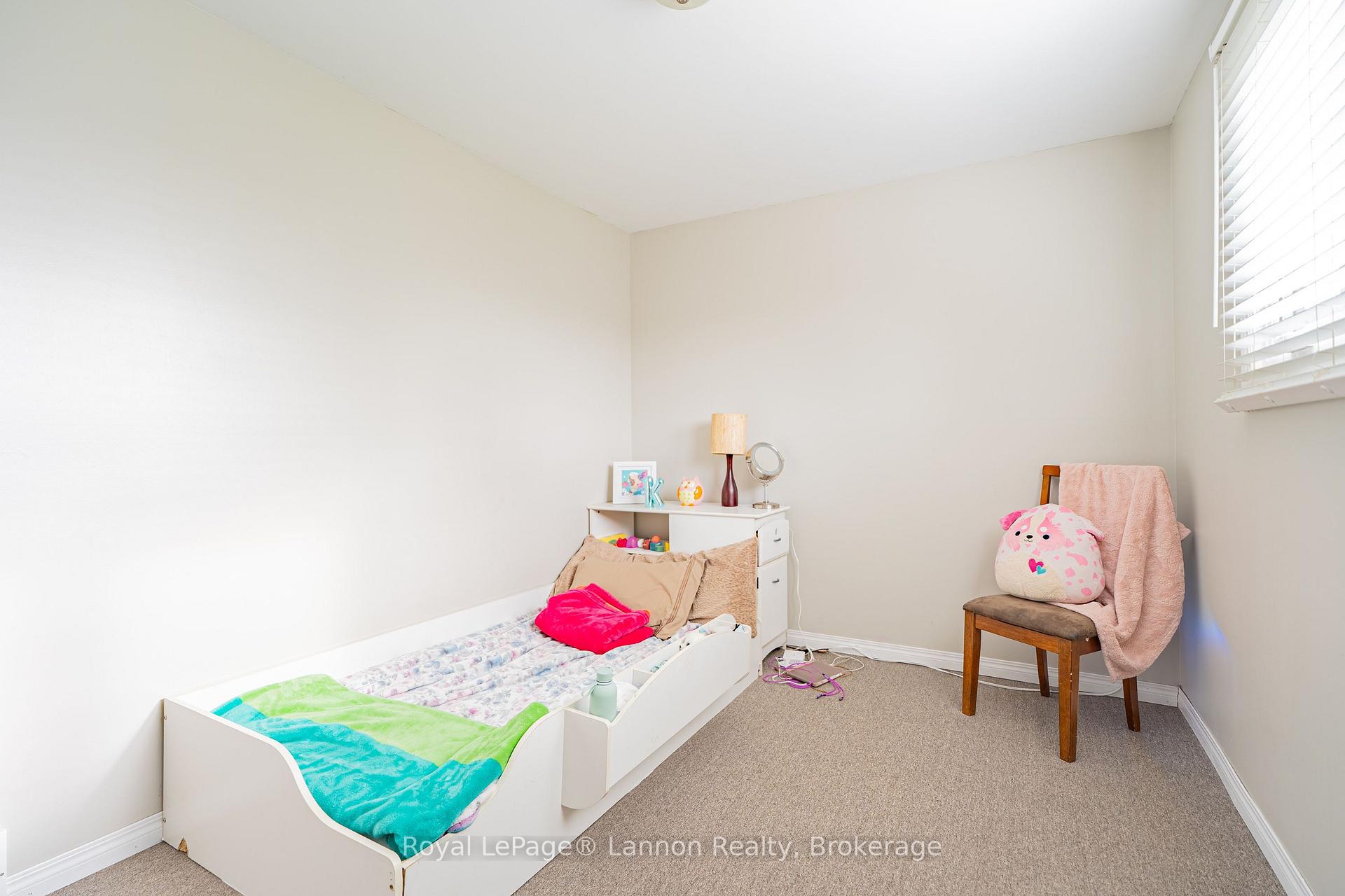 Photo 18 of 562 Simon Fraser Drive, Thunder Bay, Northwood Park — HOMEH