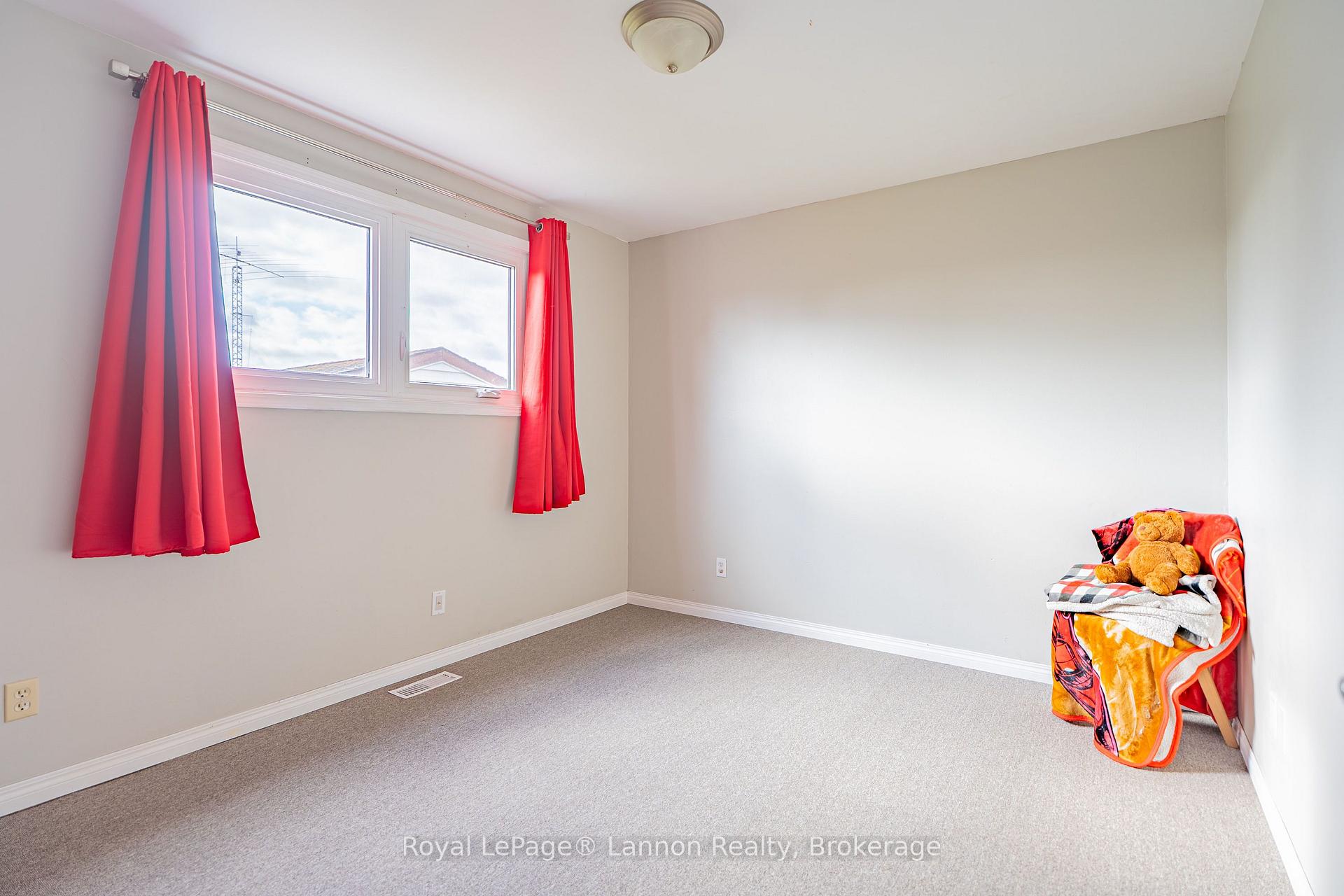 Photo 20 of 562 Simon Fraser Drive, Thunder Bay, Northwood Park — HOMEH