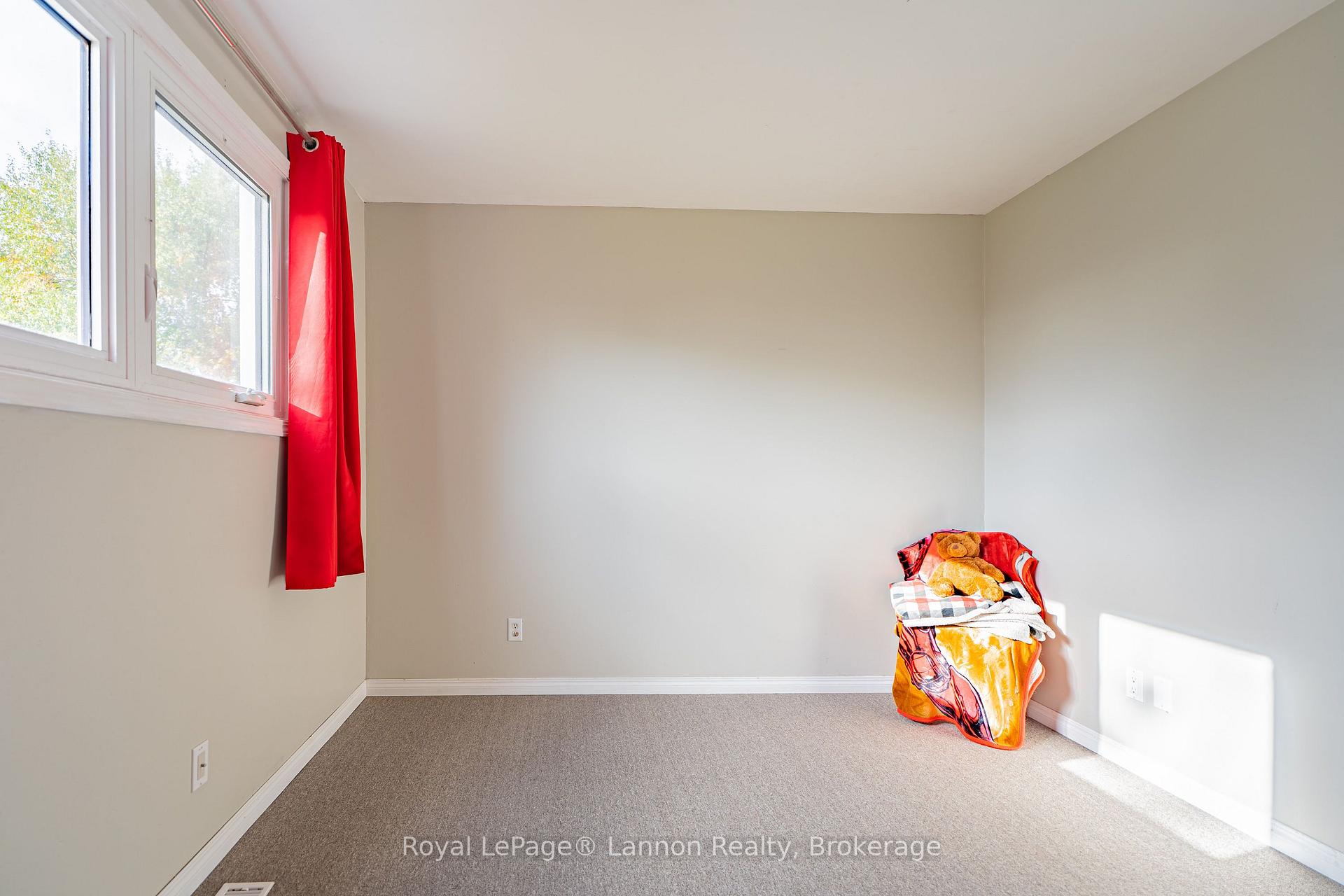 Photo 22 of 562 Simon Fraser Drive, Thunder Bay, Northwood Park — HOMEH