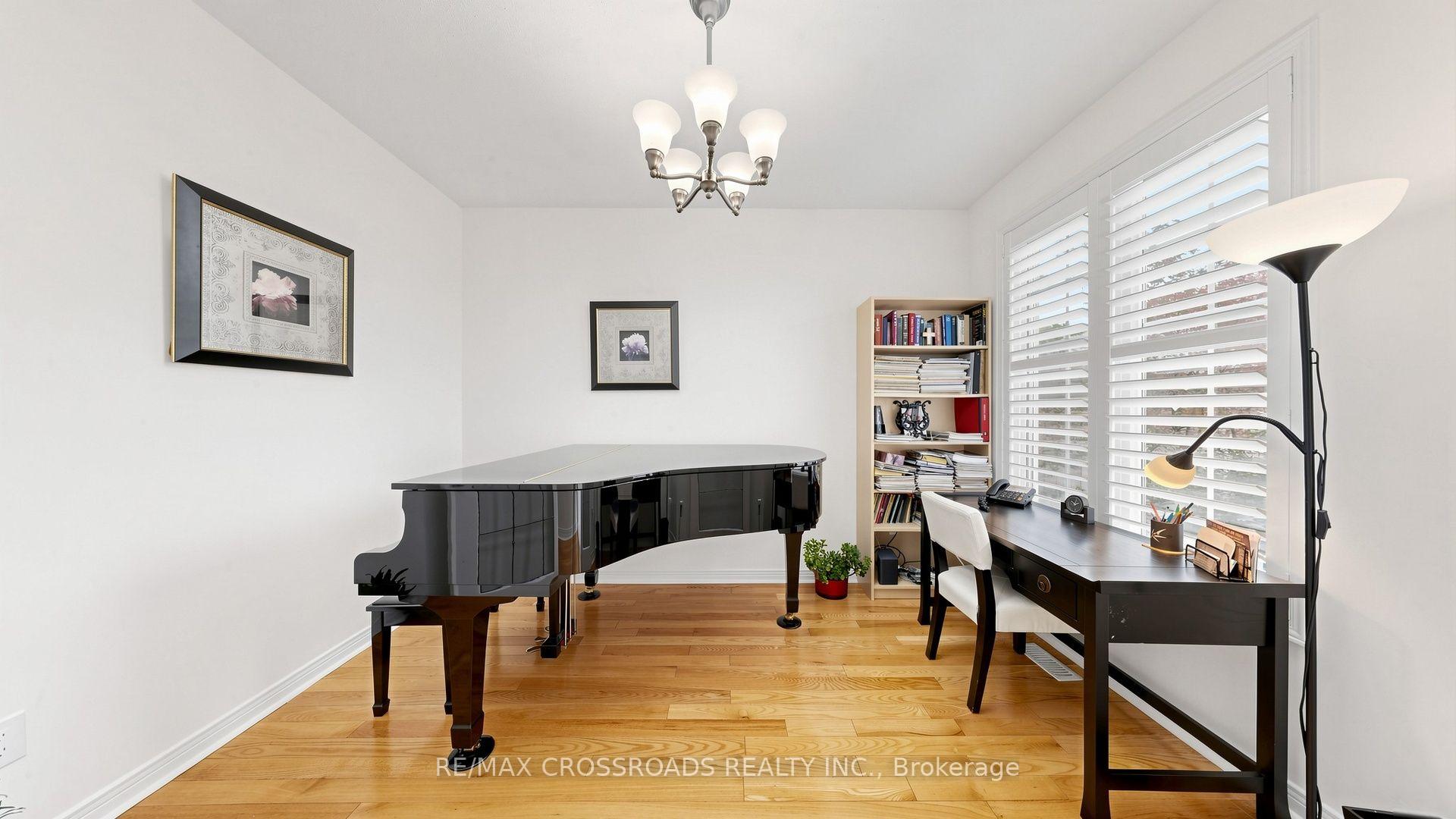 Photo 17 of 53 Castleglen Boulevard, Markham, Berczy — HOMEH