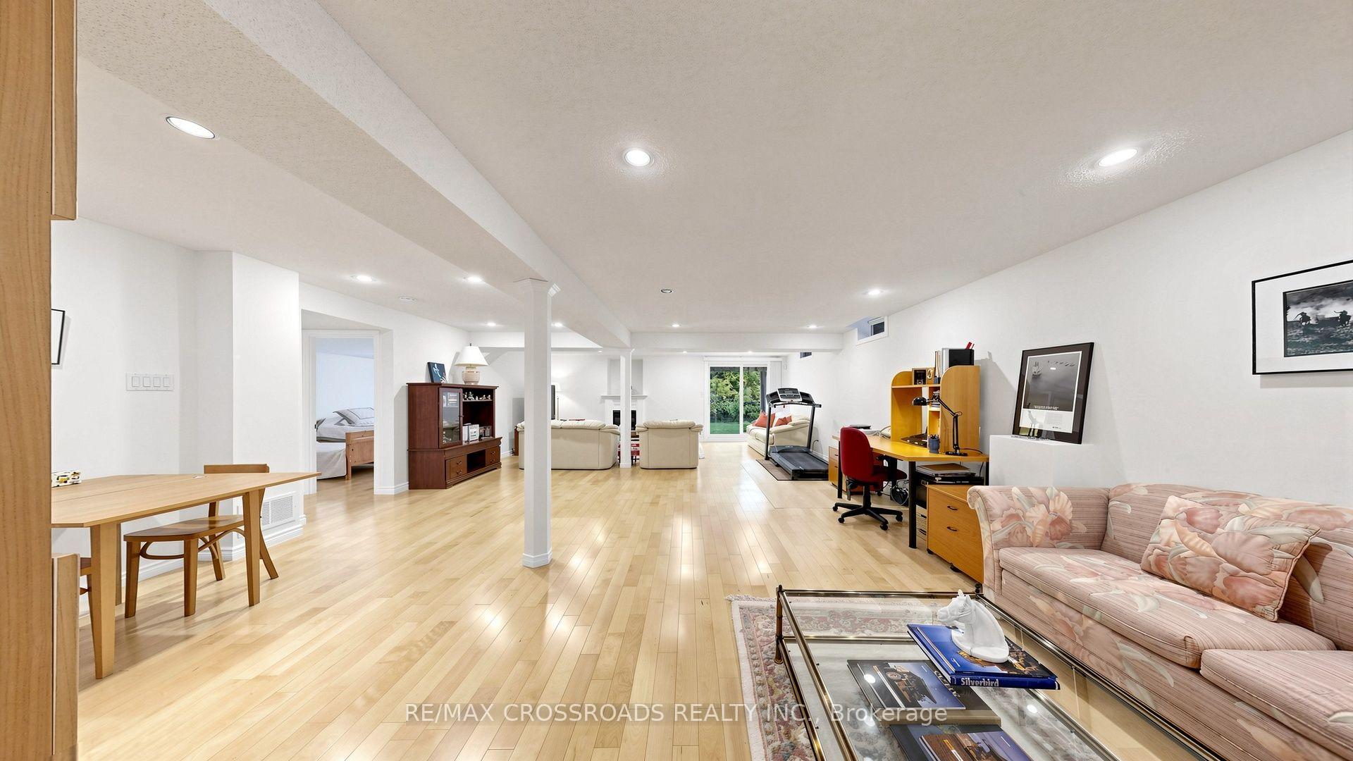 Photo 25 of 53 Castleglen Boulevard, Markham, Berczy — HOMEH