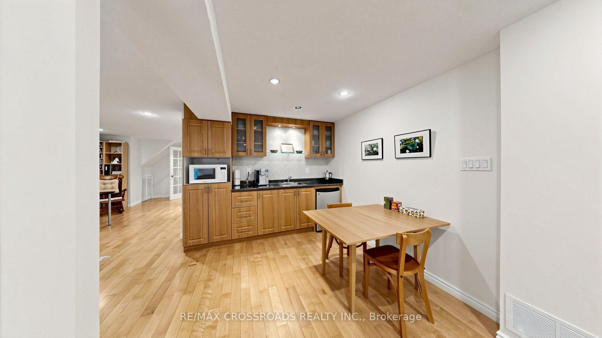 Photo 27 of 53 Castleglen Boulevard, Markham, Berczy — HOMEH