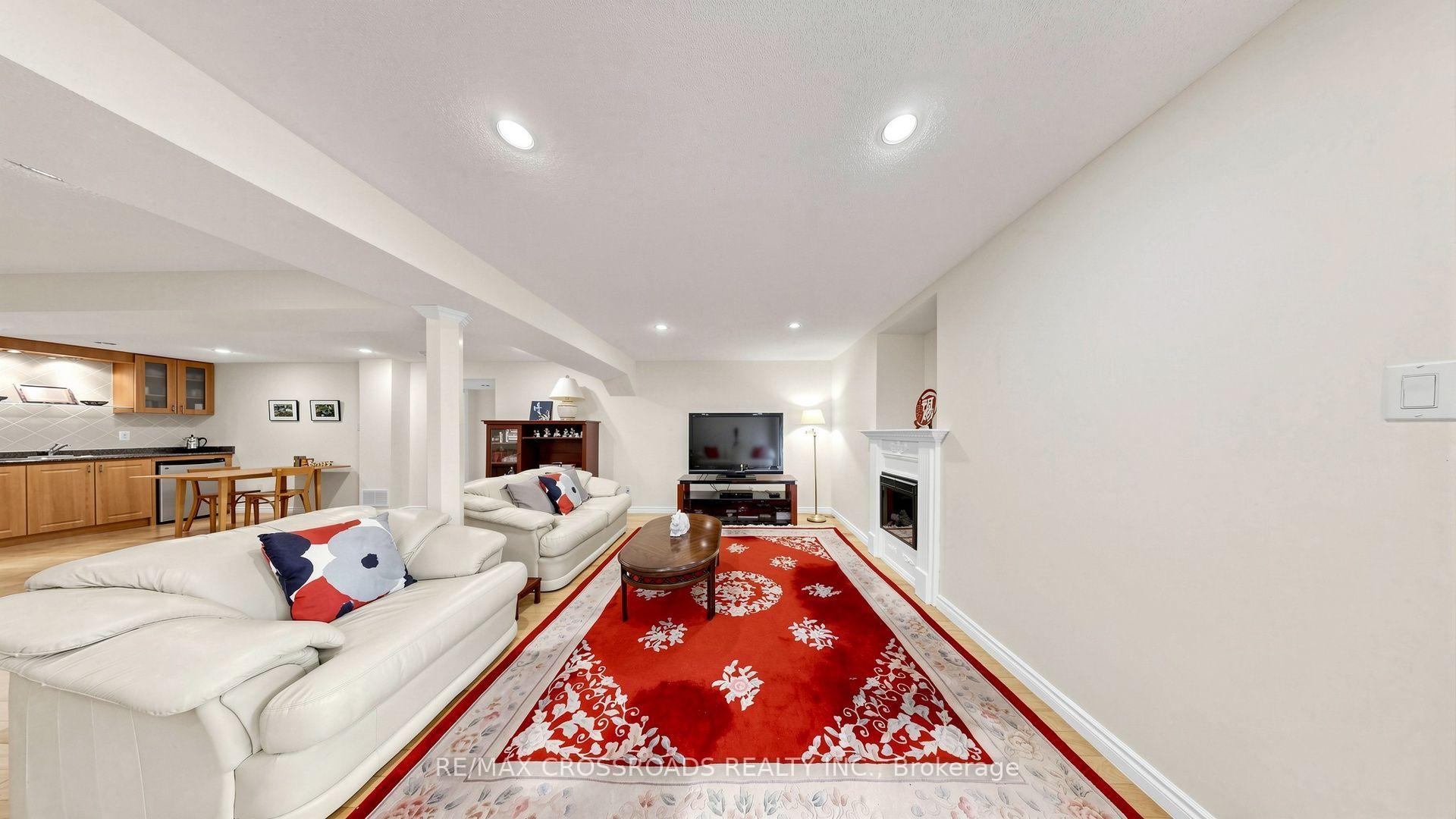 Photo 29 of 53 Castleglen Boulevard, Markham, Berczy — HOMEH