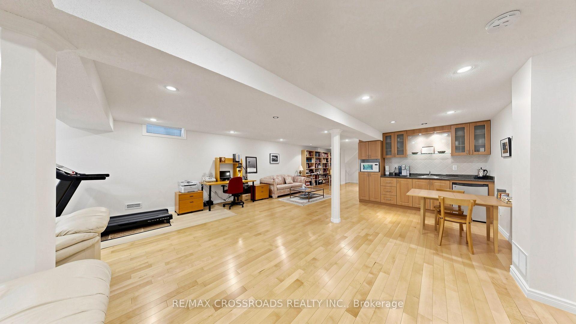 Photo 32 of 53 Castleglen Boulevard, Markham, Berczy — HOMEH