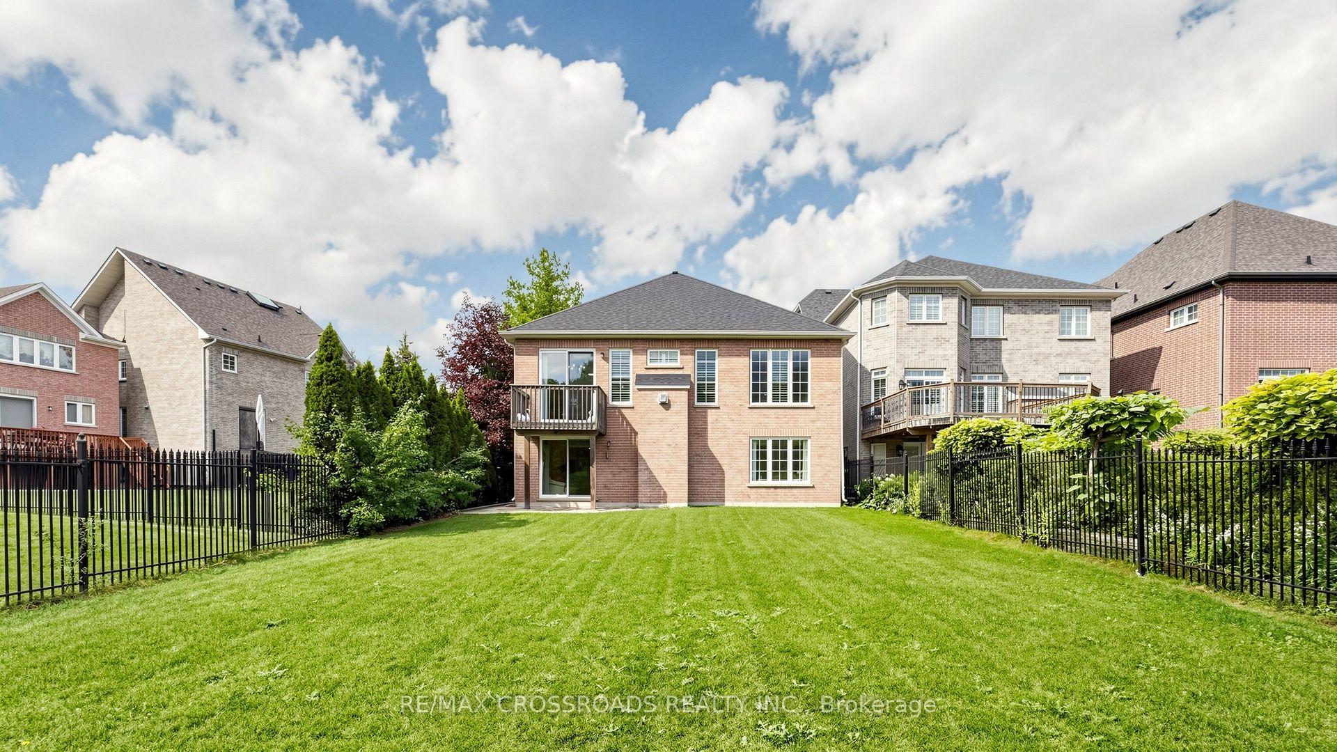 Photo 37 of 53 Castleglen Boulevard, Markham, Berczy — HOMEH