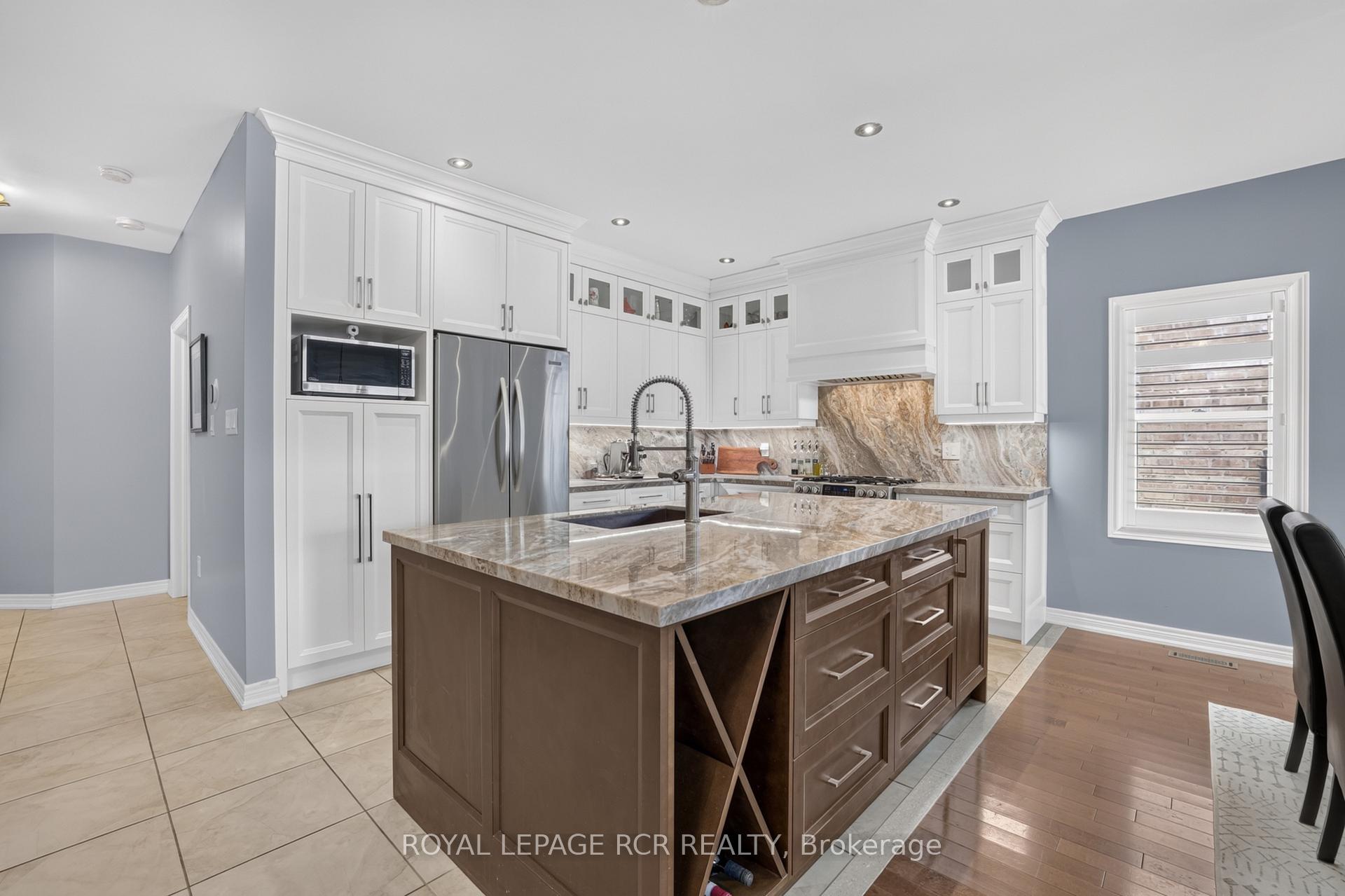 Photo 7 of 30 Borland Crescent, Caledon, Caledon East — HOMEH
