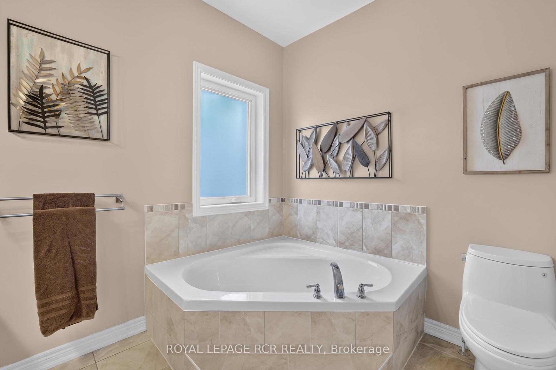 Photo 27 of 30 Borland Crescent, Caledon, Caledon East — HOMEH
