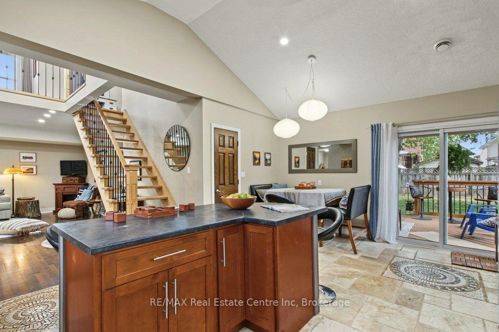 Photo 15 of 104 Johnston Street, Guelph, St. Patrick's Ward — HOMEH