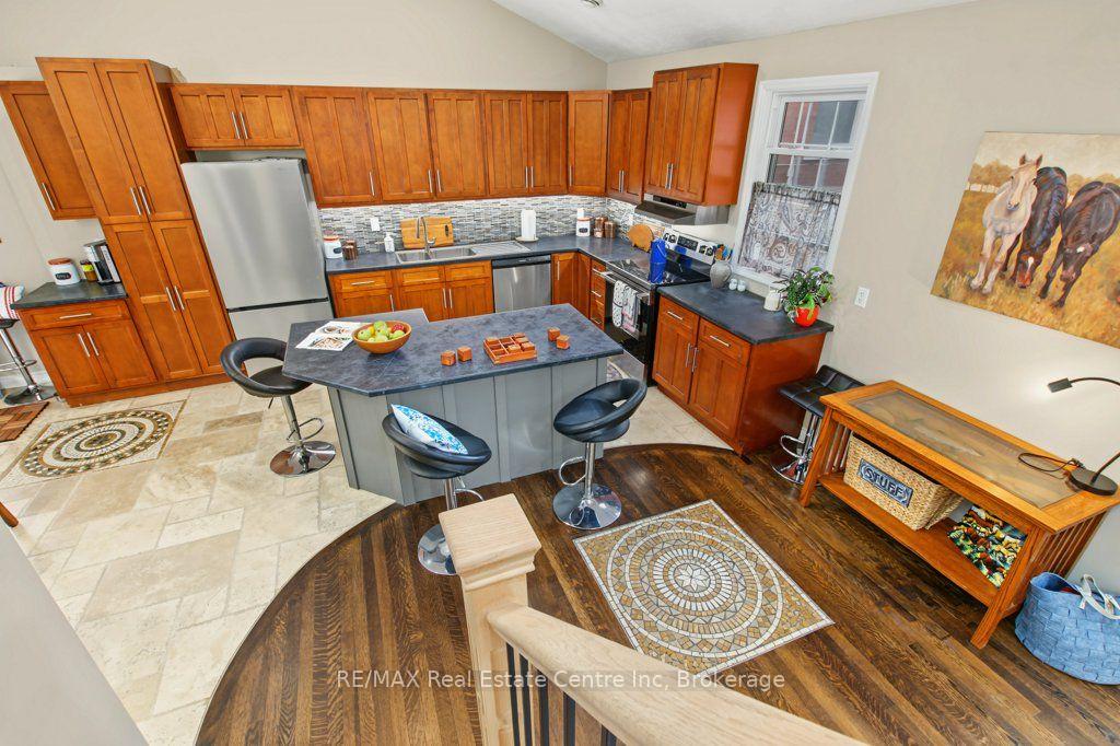 Photo 27 of 104 Johnston Street, Guelph, St. Patrick's Ward — HOMEH