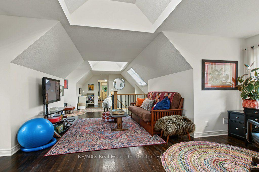 Photo 31 of 104 Johnston Street, Guelph, St. Patrick's Ward — HOMEH