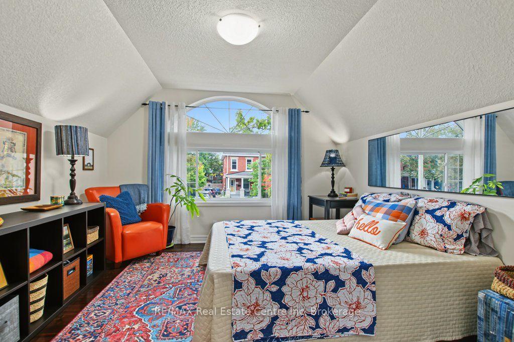 Photo 37 of 104 Johnston Street, Guelph, St. Patrick's Ward — HOMEH