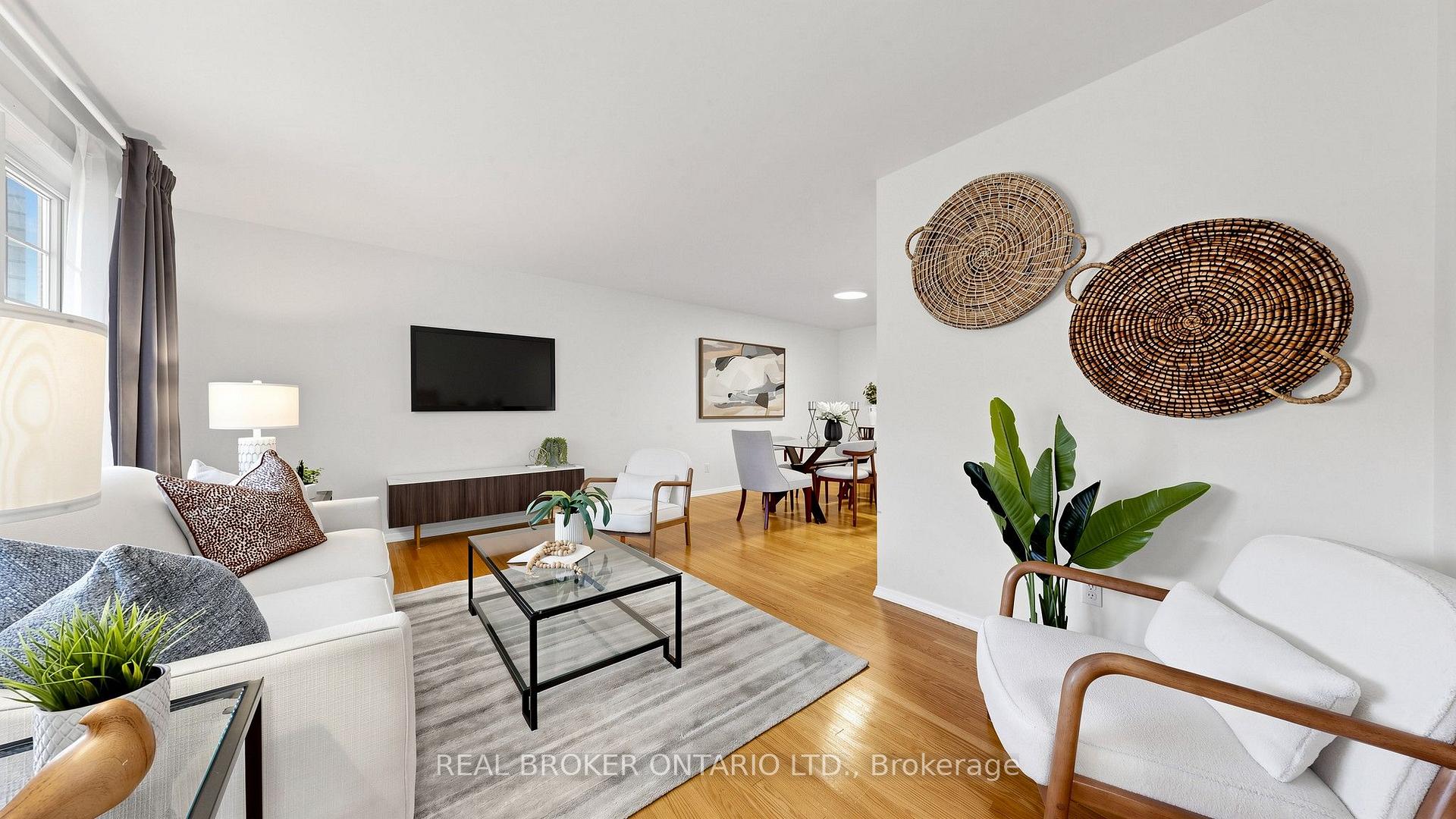 Photo 7 of 32 Cairnside Crescent, North York, Pleasant View — HOMEH