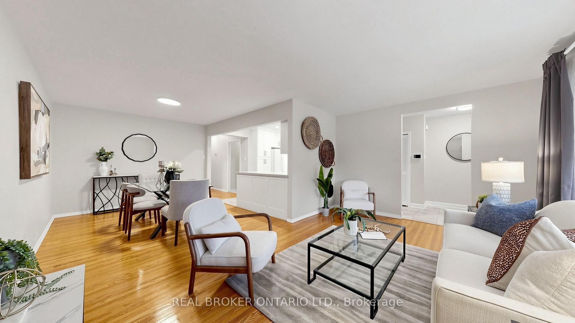 Photo 10 of 32 Cairnside Crescent, North York, Pleasant View — HOMEH