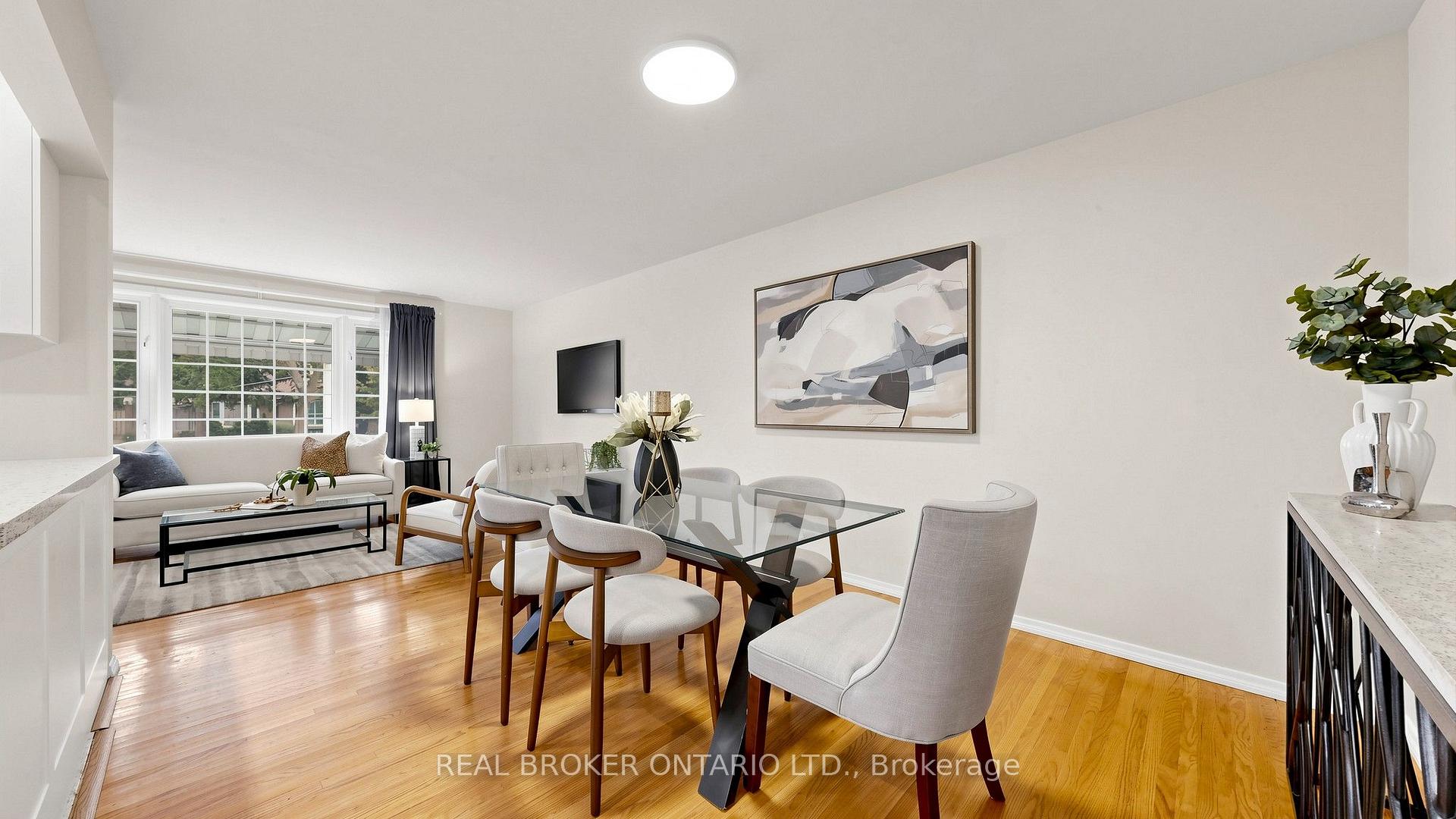 Photo 12 of 32 Cairnside Crescent, North York, Pleasant View — HOMEH