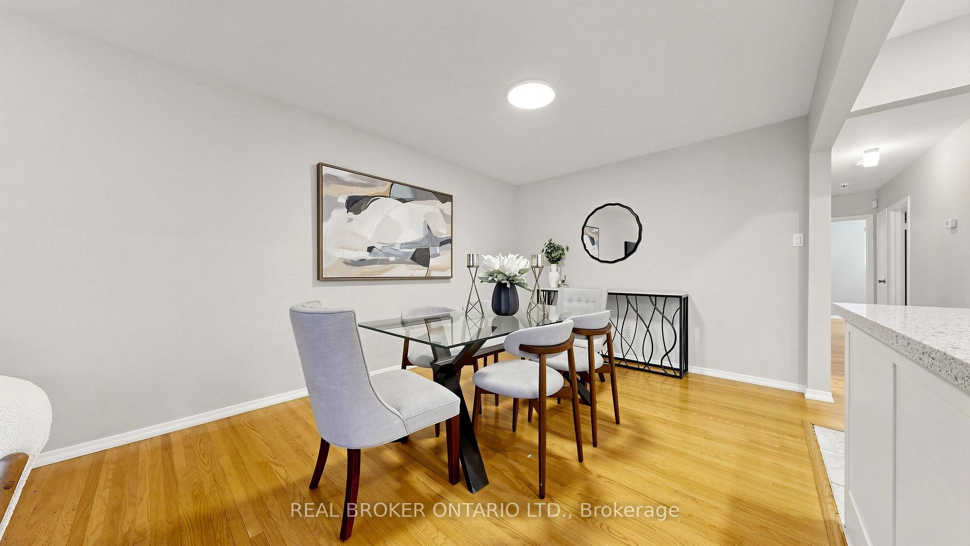 Photo 14 of 32 Cairnside Crescent, North York, Pleasant View — HOMEH