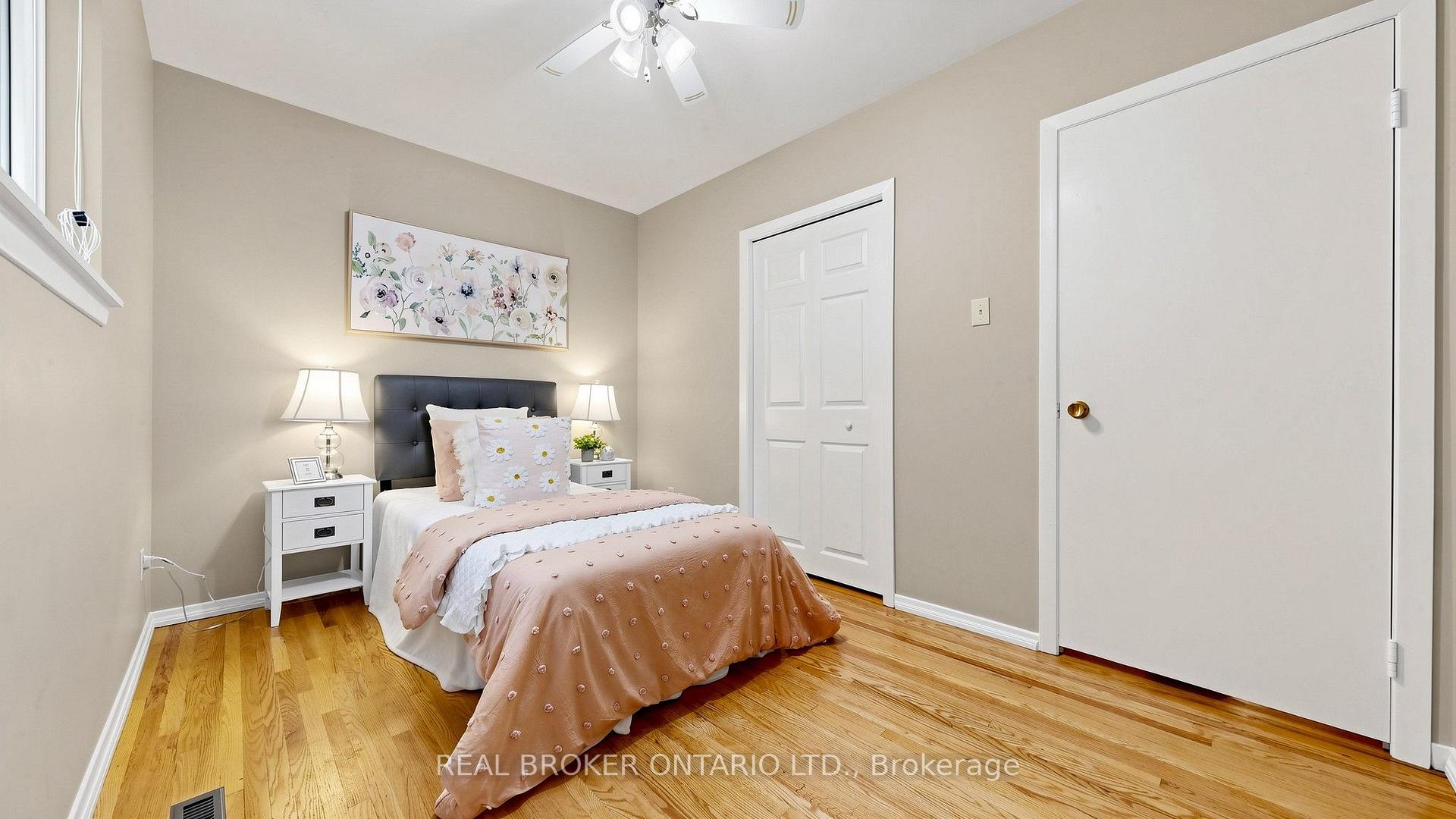 Photo 26 of 32 Cairnside Crescent, North York, Pleasant View — HOMEH