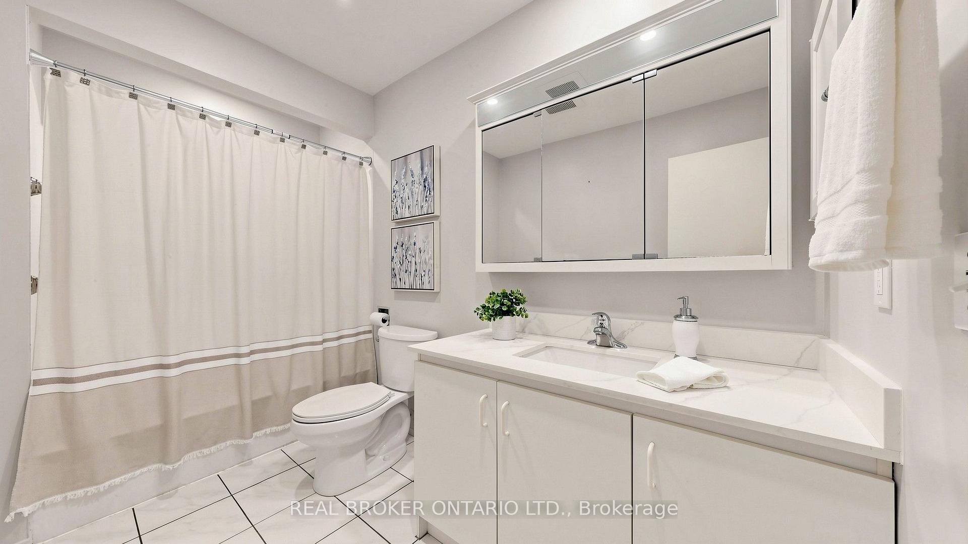 Photo 30 of 32 Cairnside Crescent, North York, Pleasant View — HOMEH