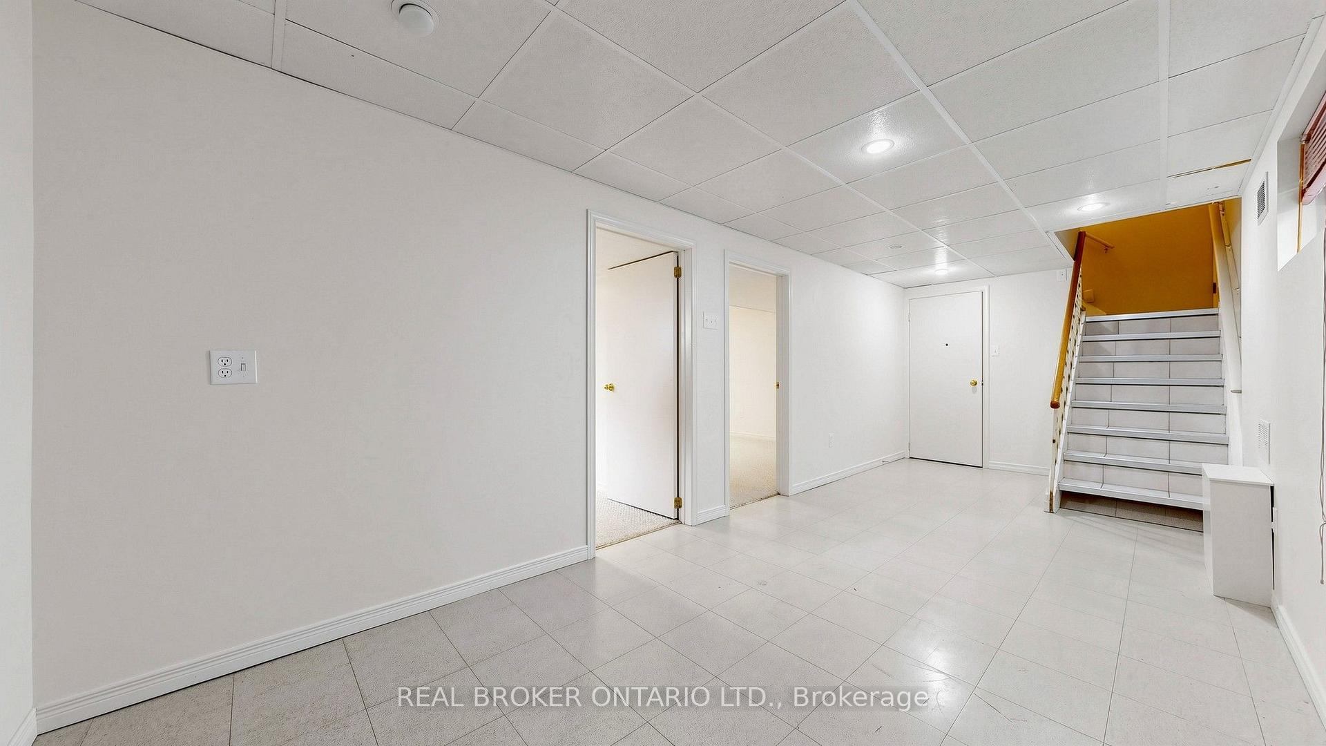 Photo 32 of 32 Cairnside Crescent, North York, Pleasant View — HOMEH