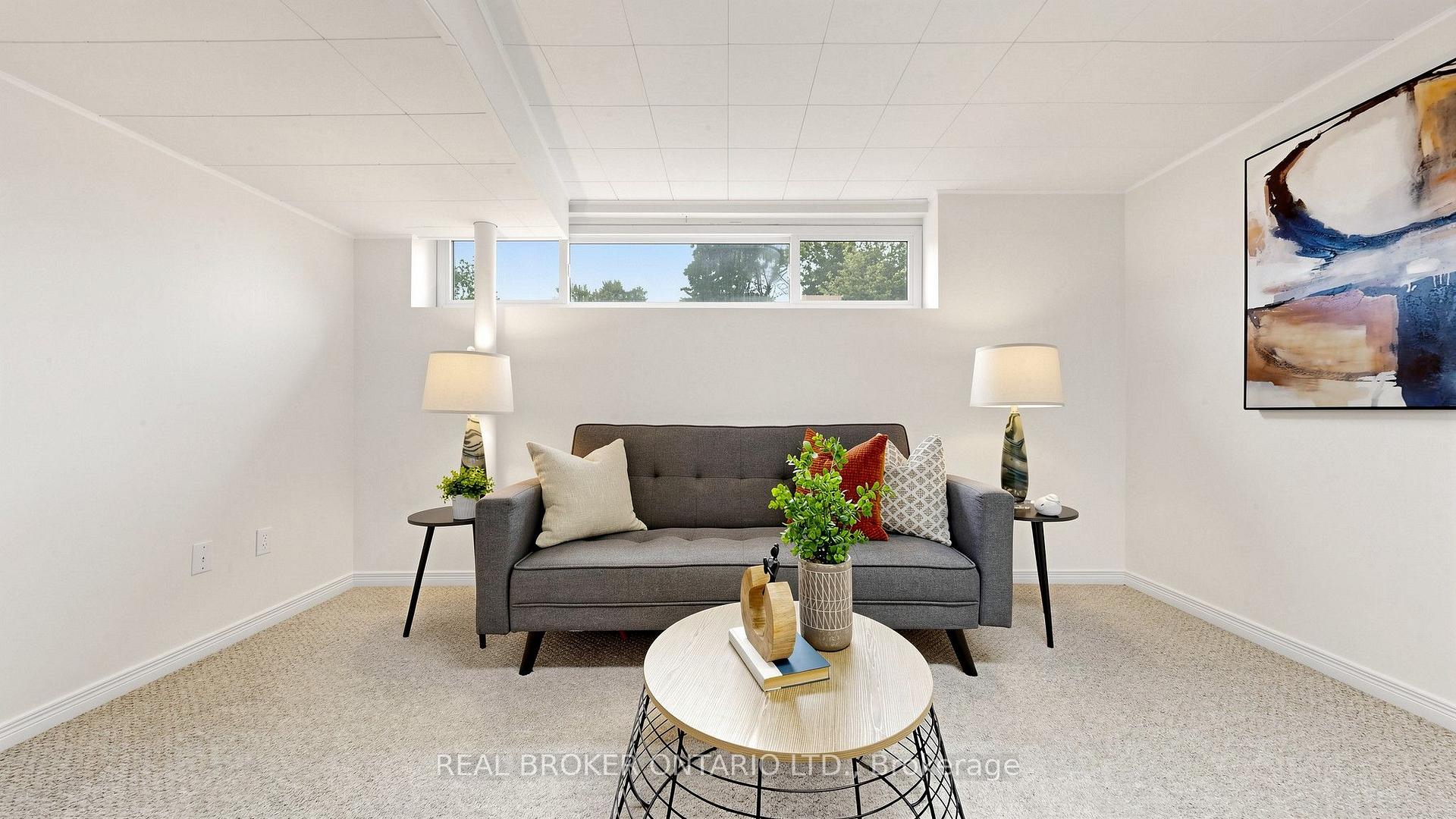 Photo 36 of 32 Cairnside Crescent, North York, Pleasant View — HOMEH