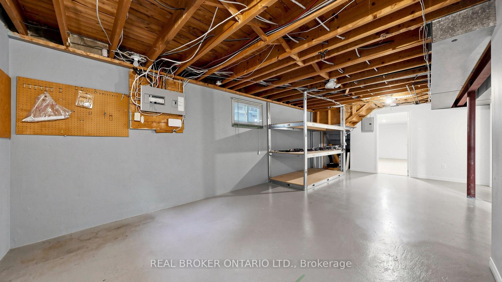 Photo 42 of 32 Cairnside Crescent, North York, Pleasant View — HOMEH