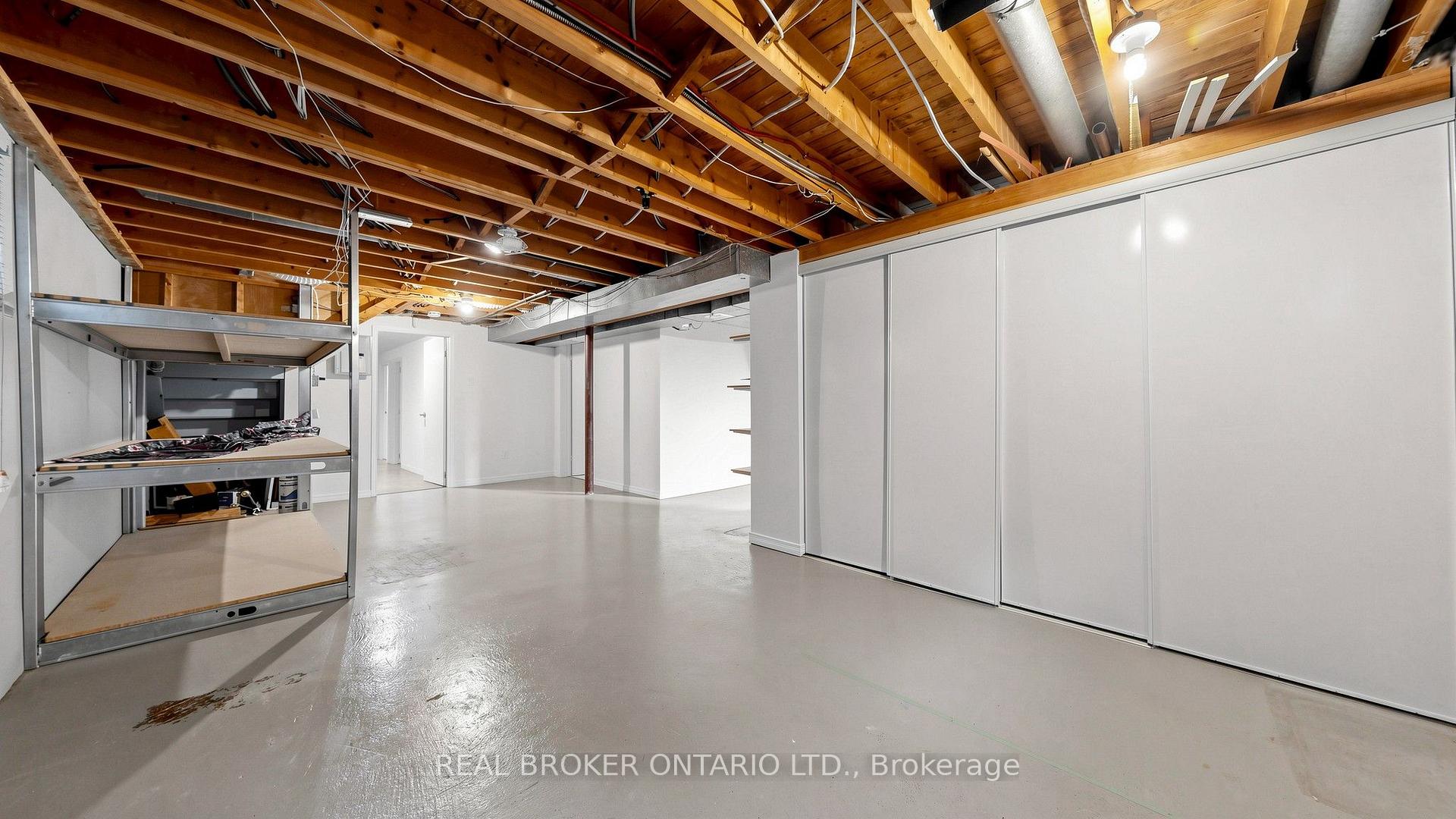 Photo 43 of 32 Cairnside Crescent, North York, Pleasant View — HOMEH