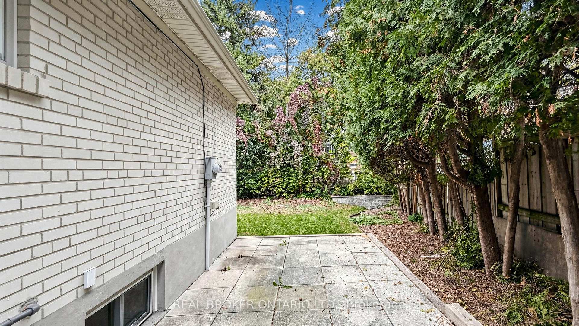Photo 46 of 32 Cairnside Crescent, North York, Pleasant View — HOMEH