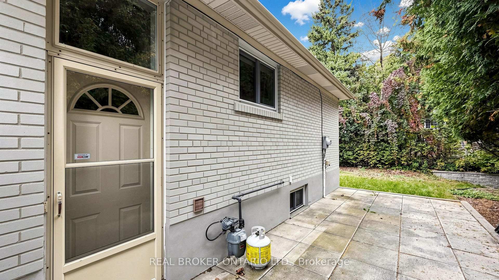 Photo 47 of 32 Cairnside Crescent, North York, Pleasant View — HOMEH