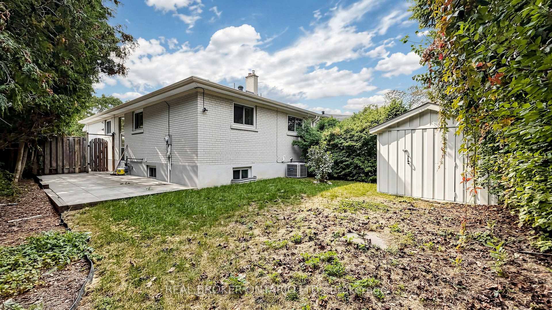 Photo 48 of 32 Cairnside Crescent, North York, Pleasant View — HOMEH