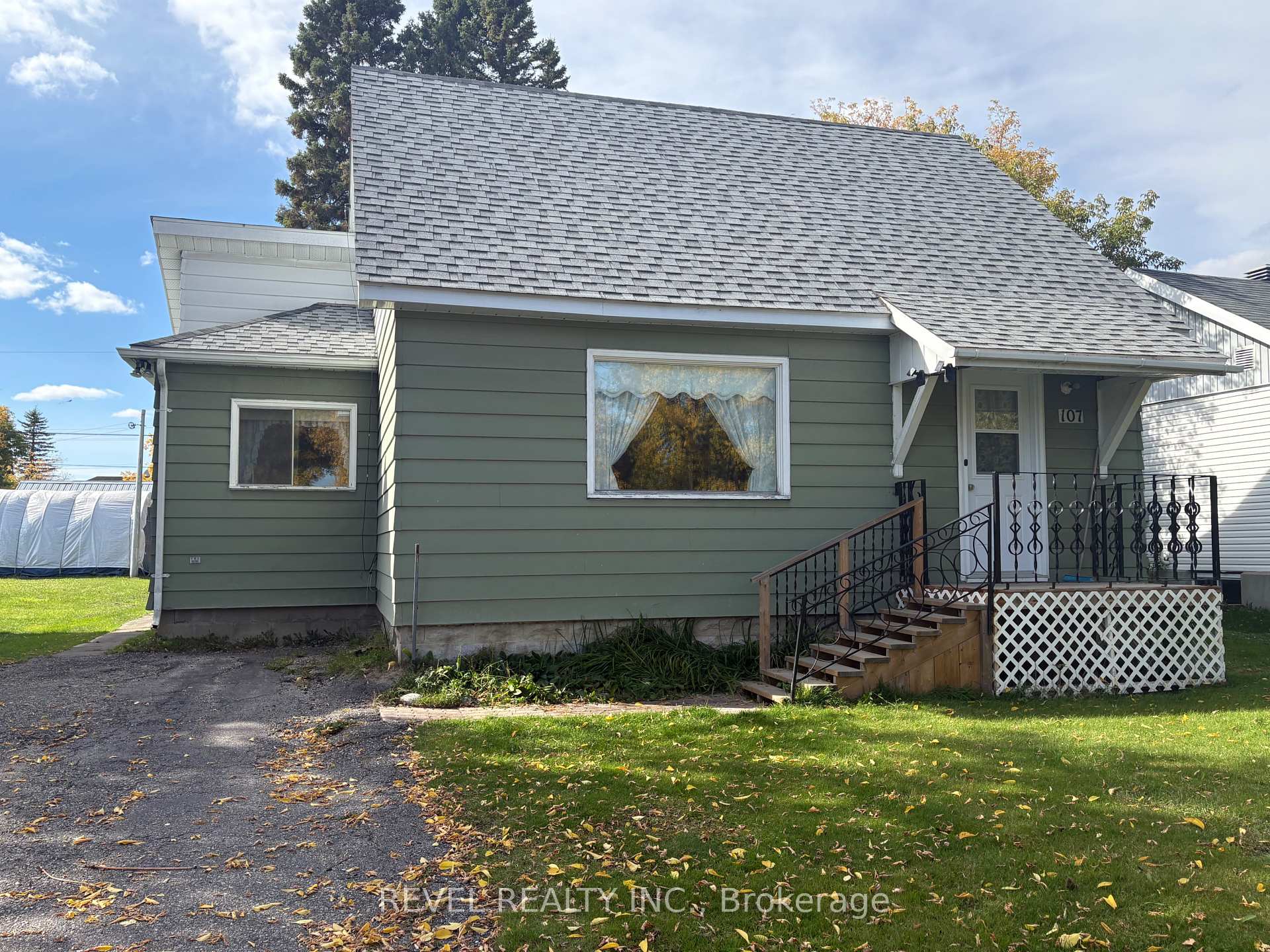 Photo of 107 Fifteenth Avenue
