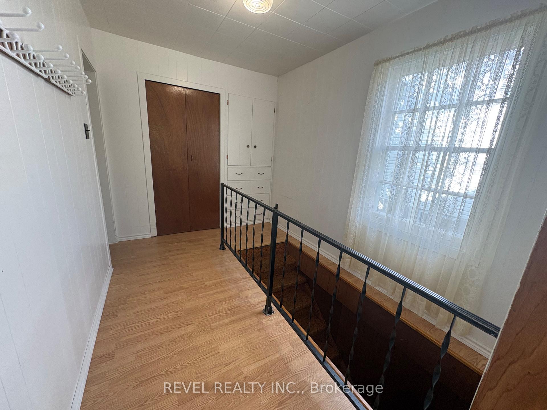 Photo 6 of 107 Fifteenth Avenue, Cochrane — HOMEH