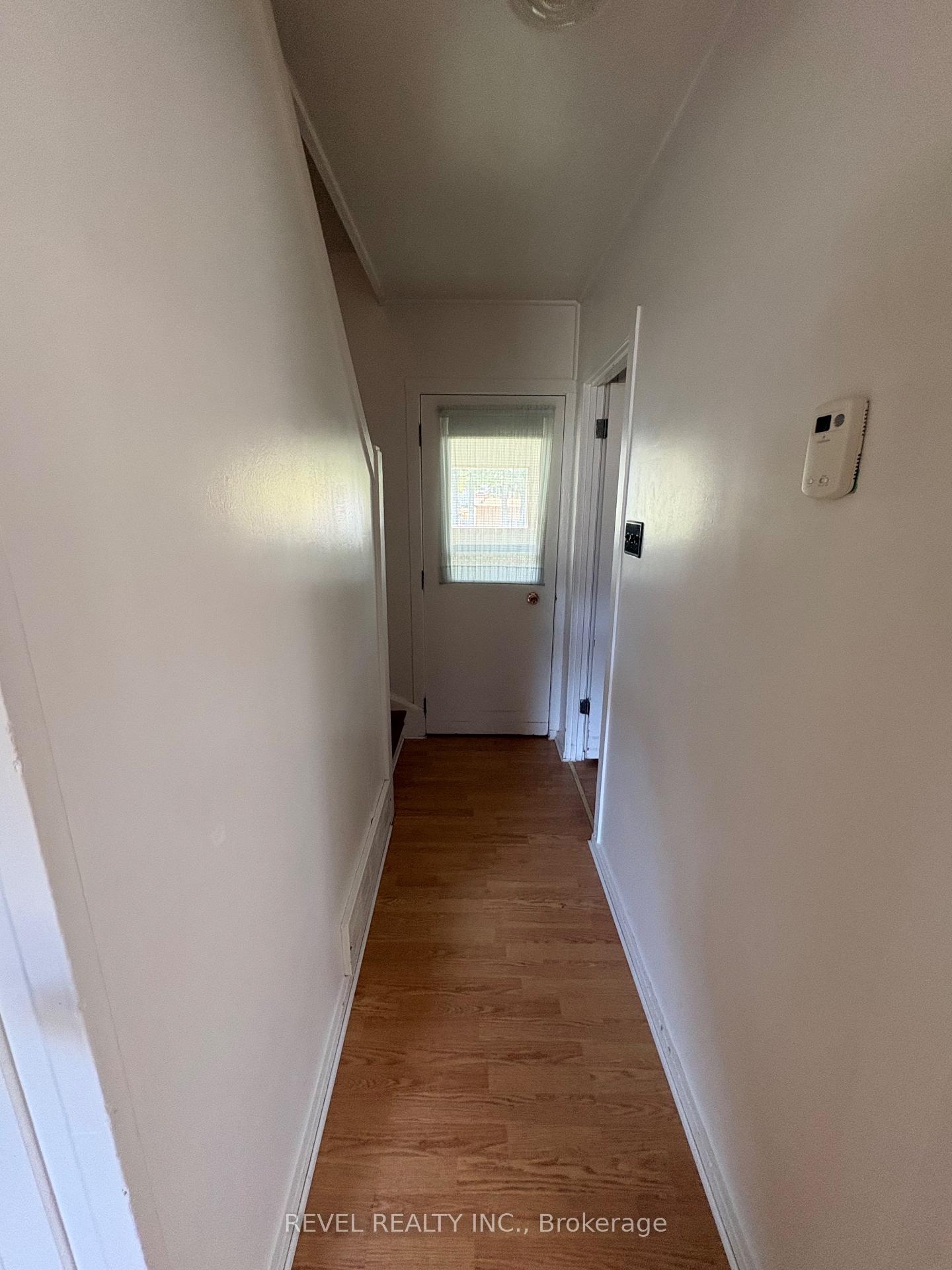 Photo 13 of 107 Fifteenth Avenue, Cochrane — HOMEH